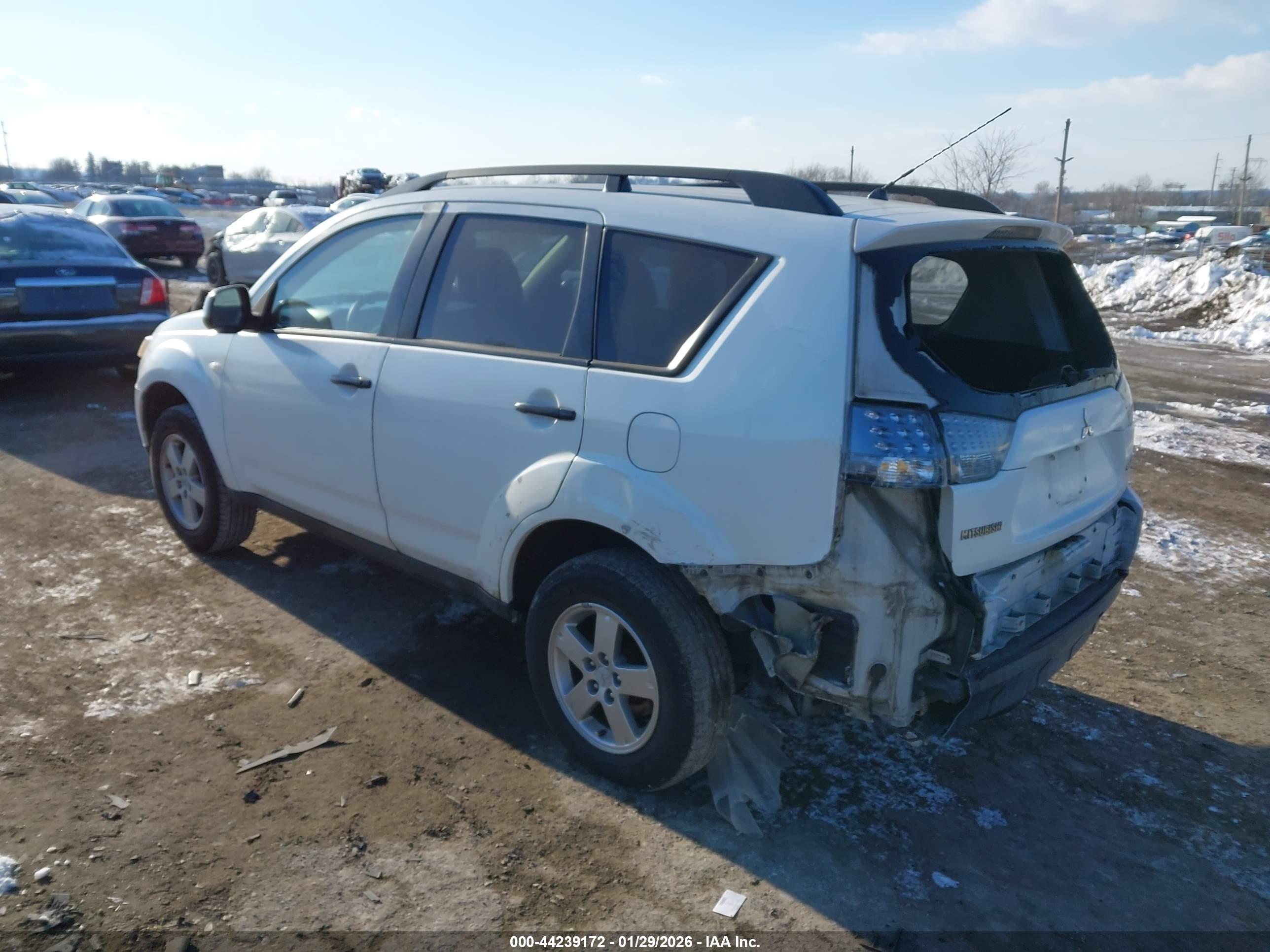 MITSUBISHI OUTLANDER image 3