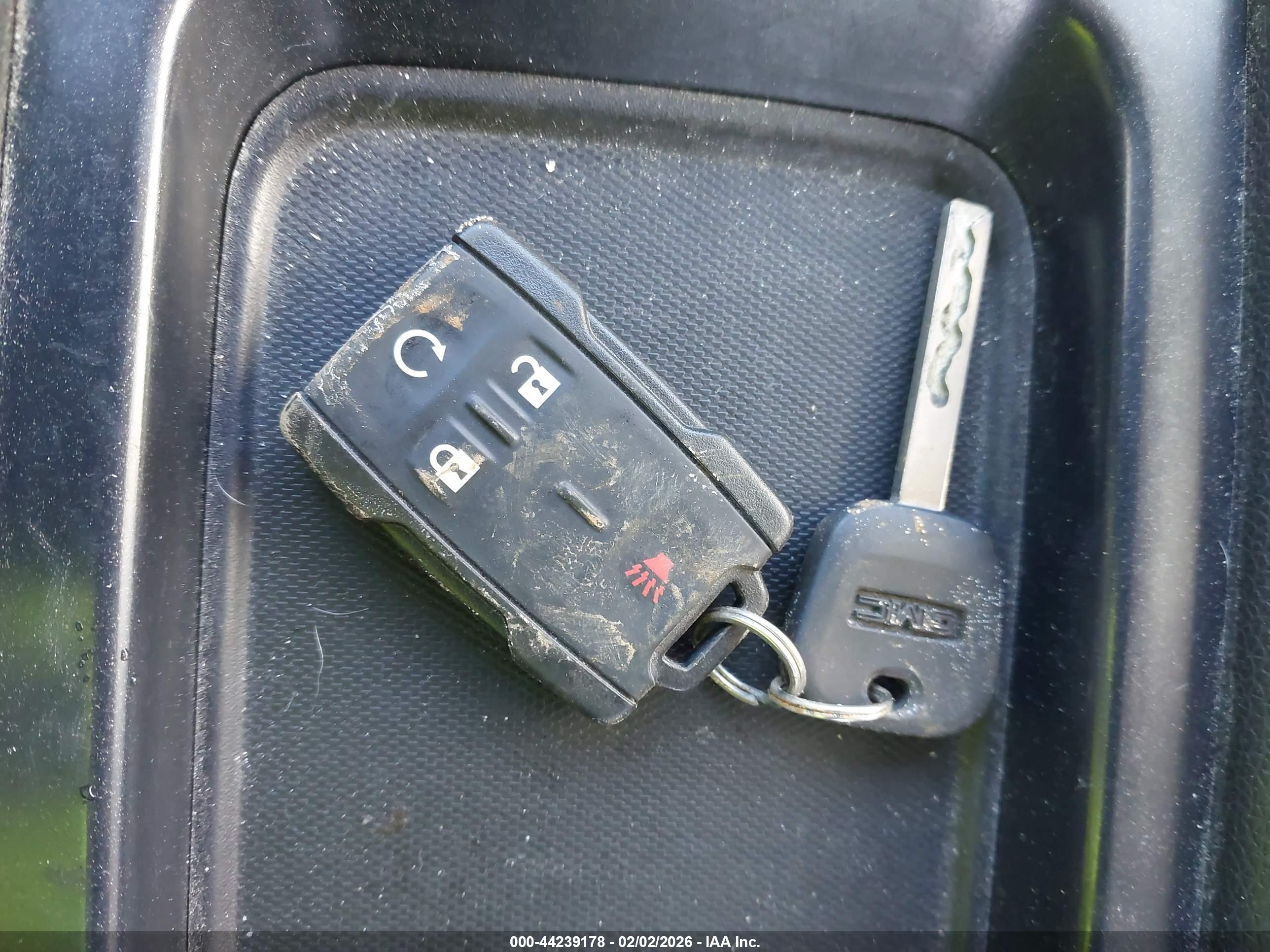 GMC SIERRA image 11