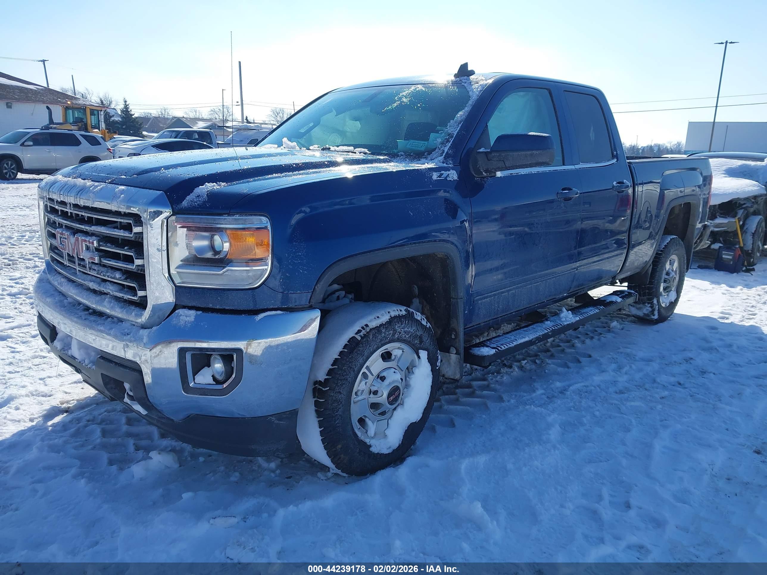 GMC SIERRA image 2