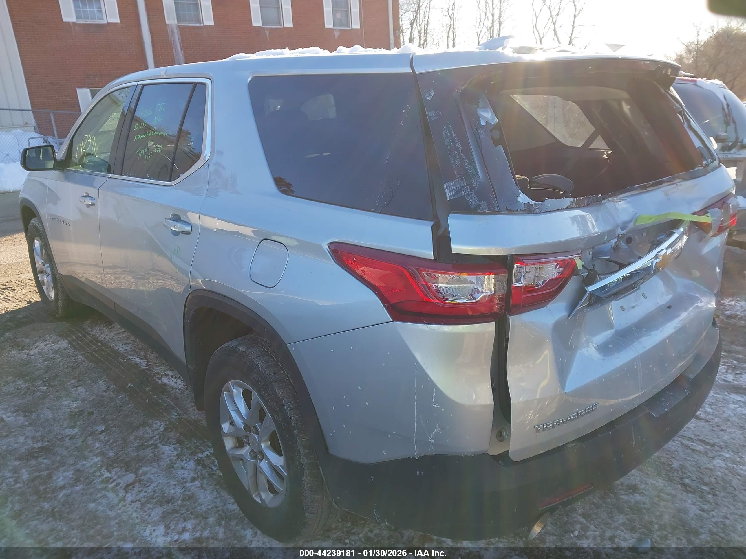 CHEVROLET TRAVERSE image 3
