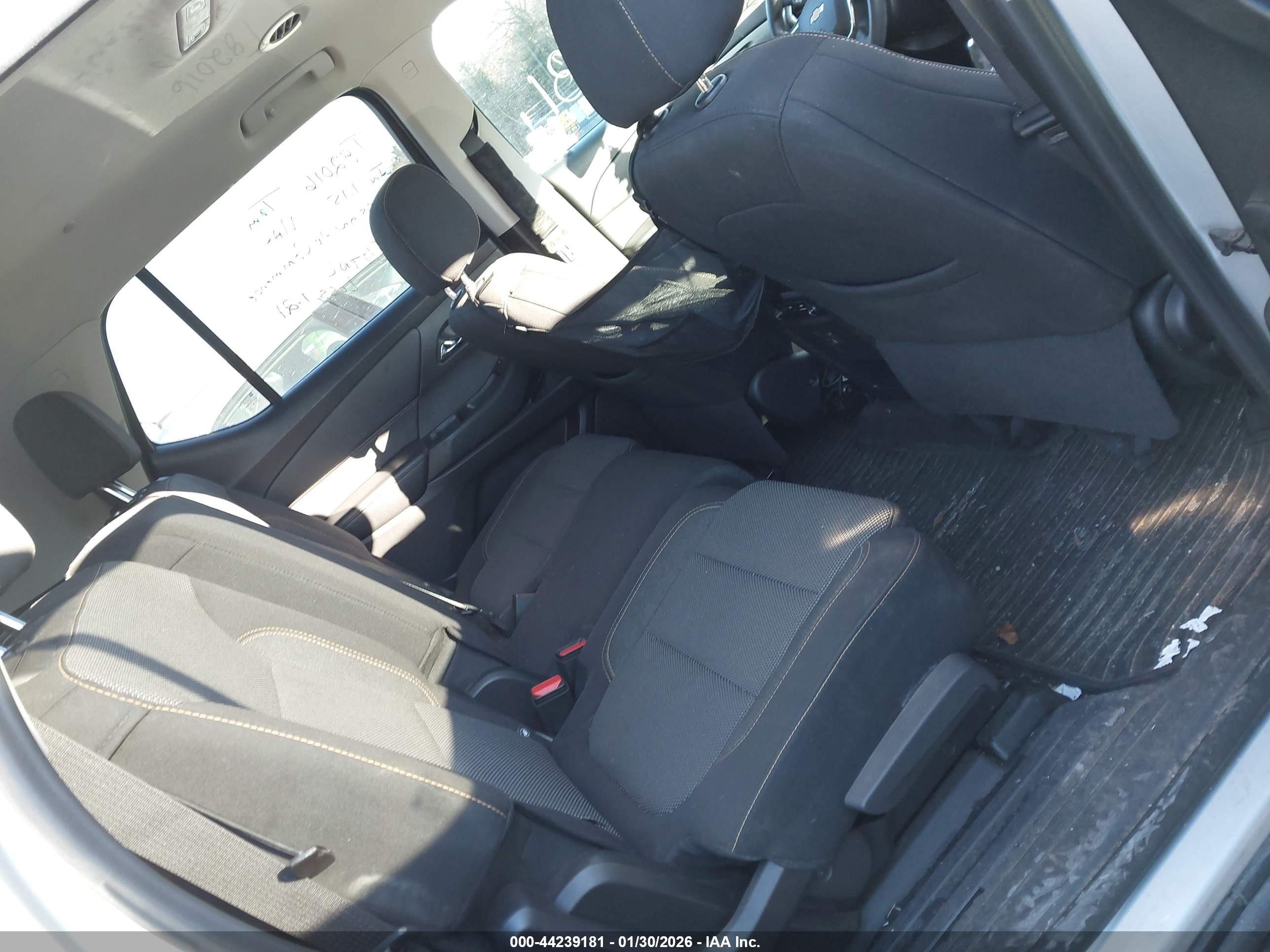 CHEVROLET TRAVERSE image 8