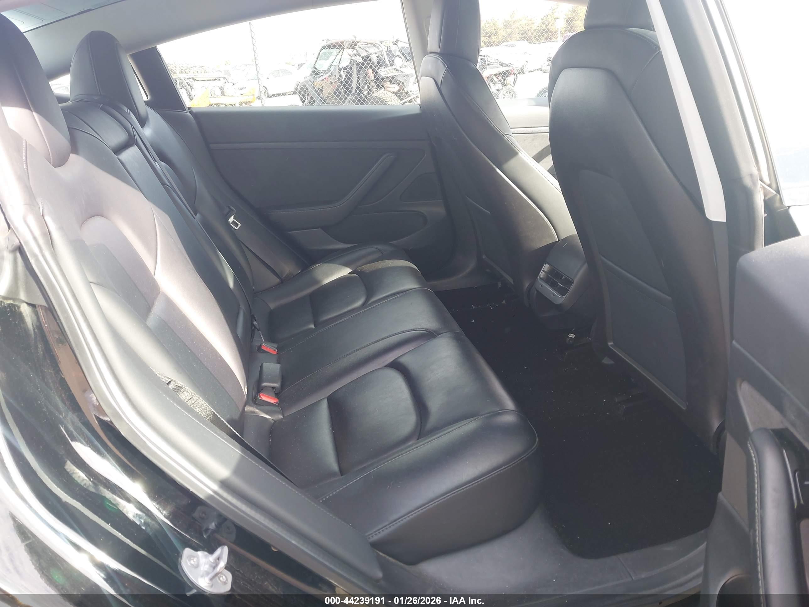 TESLA MODEL image 8
