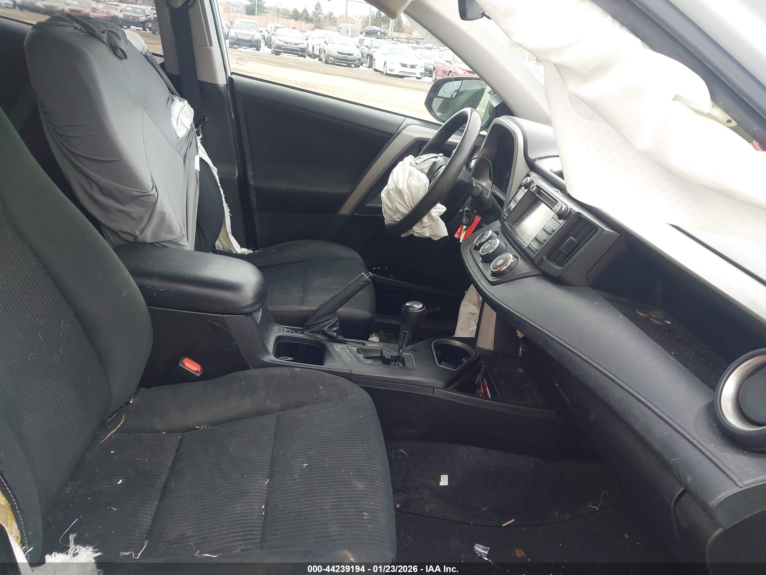 TOYOTA RAV4 image 5