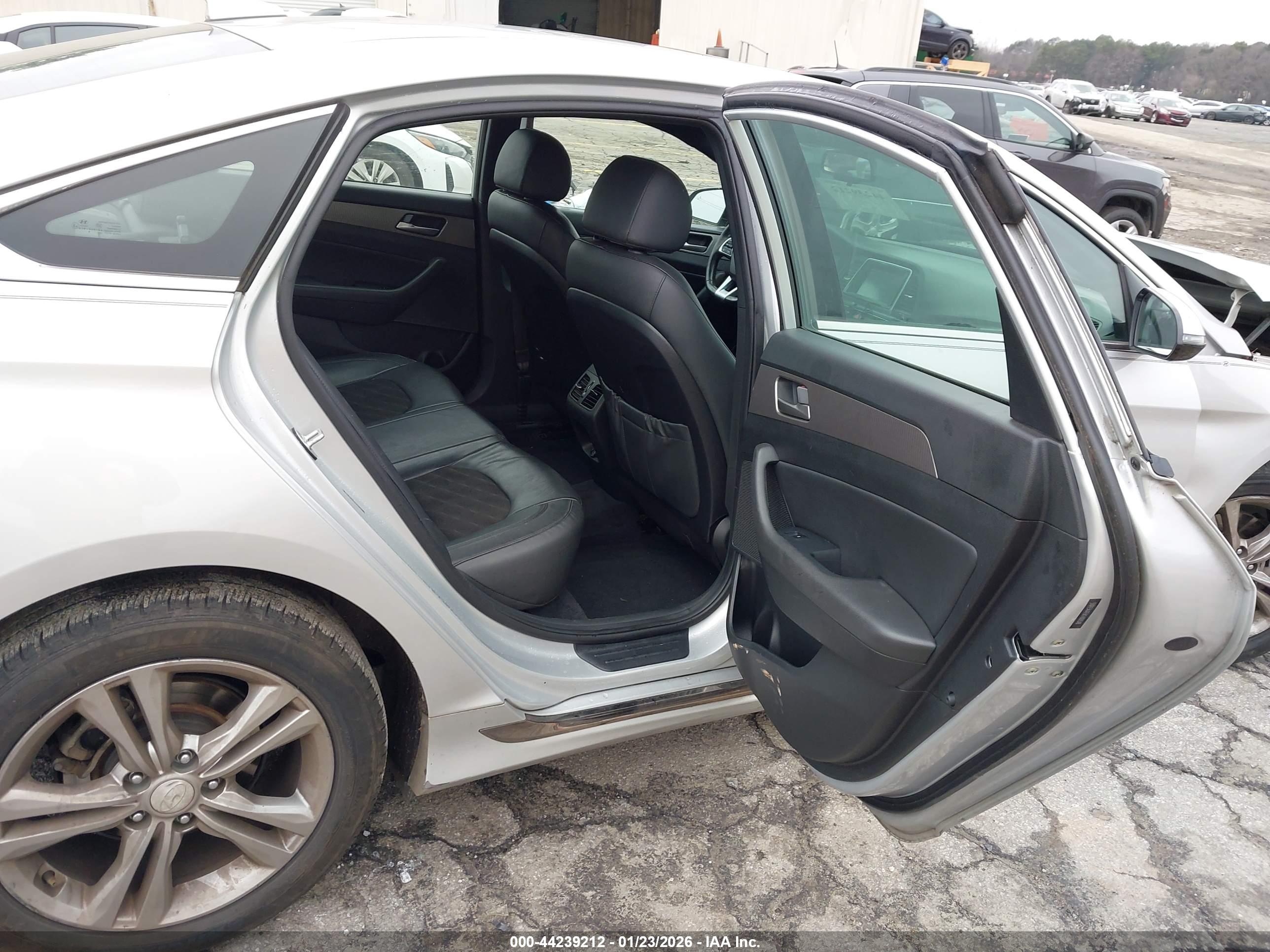 HYUNDAI SONATA image 8