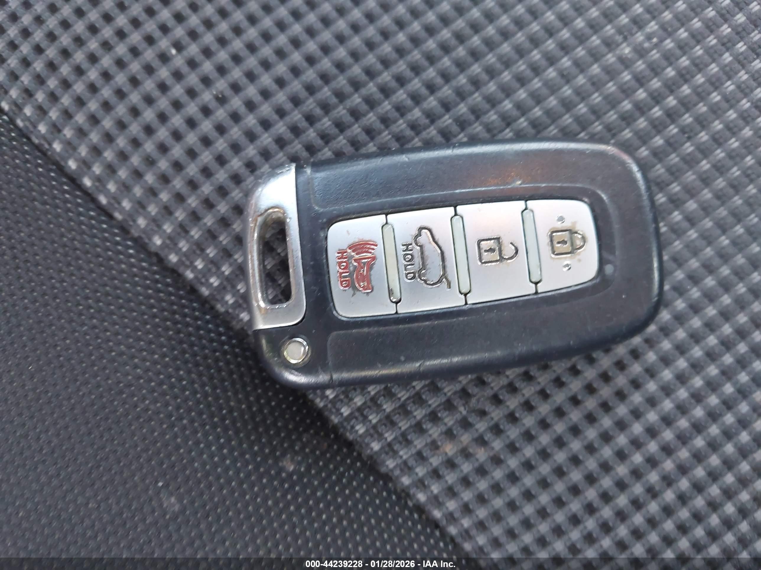 HYUNDAI ELANTRA image 11
