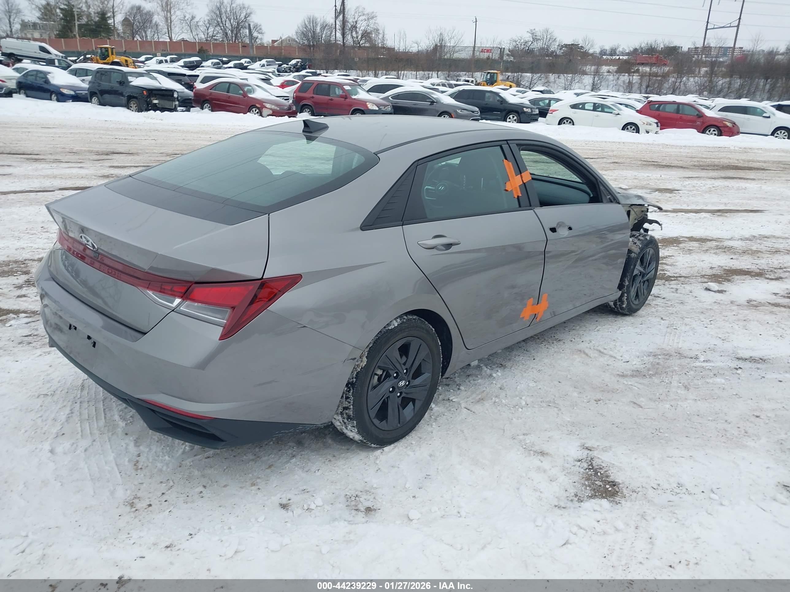 HYUNDAI ELANTRA image 4