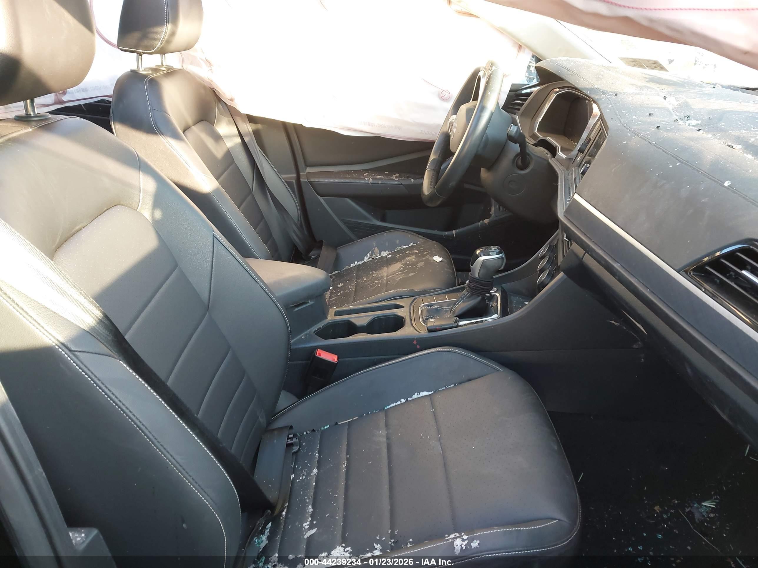 VOLKSWAGEN JETTA image 5