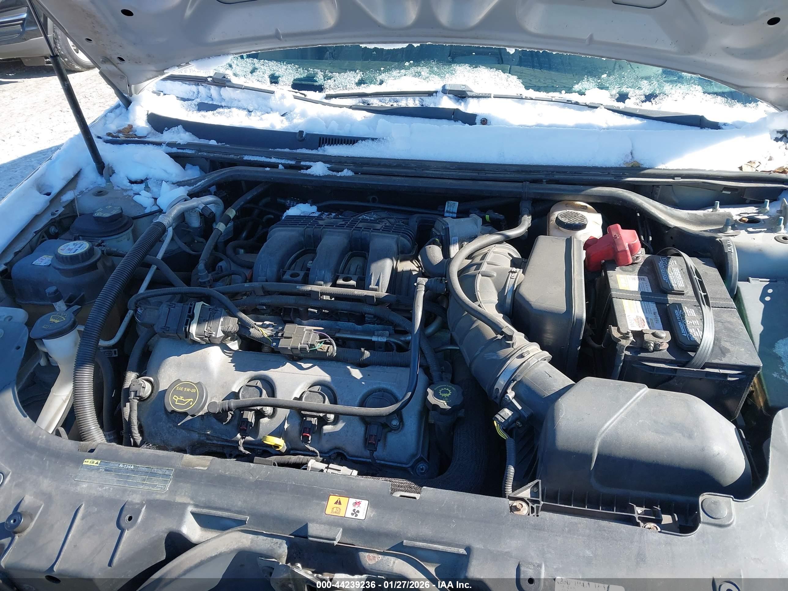 FORD TAURUS image 10