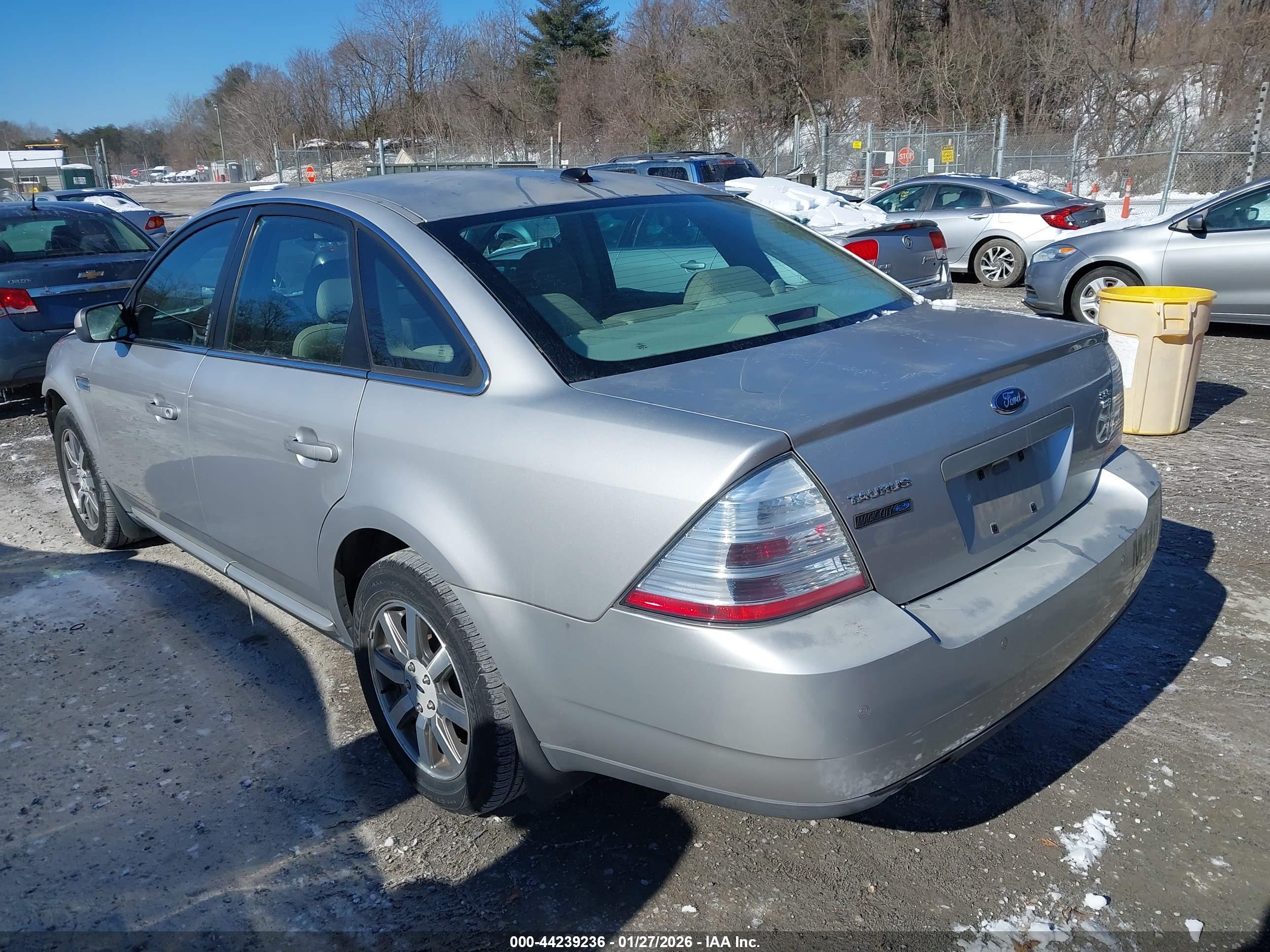 FORD TAURUS image 3