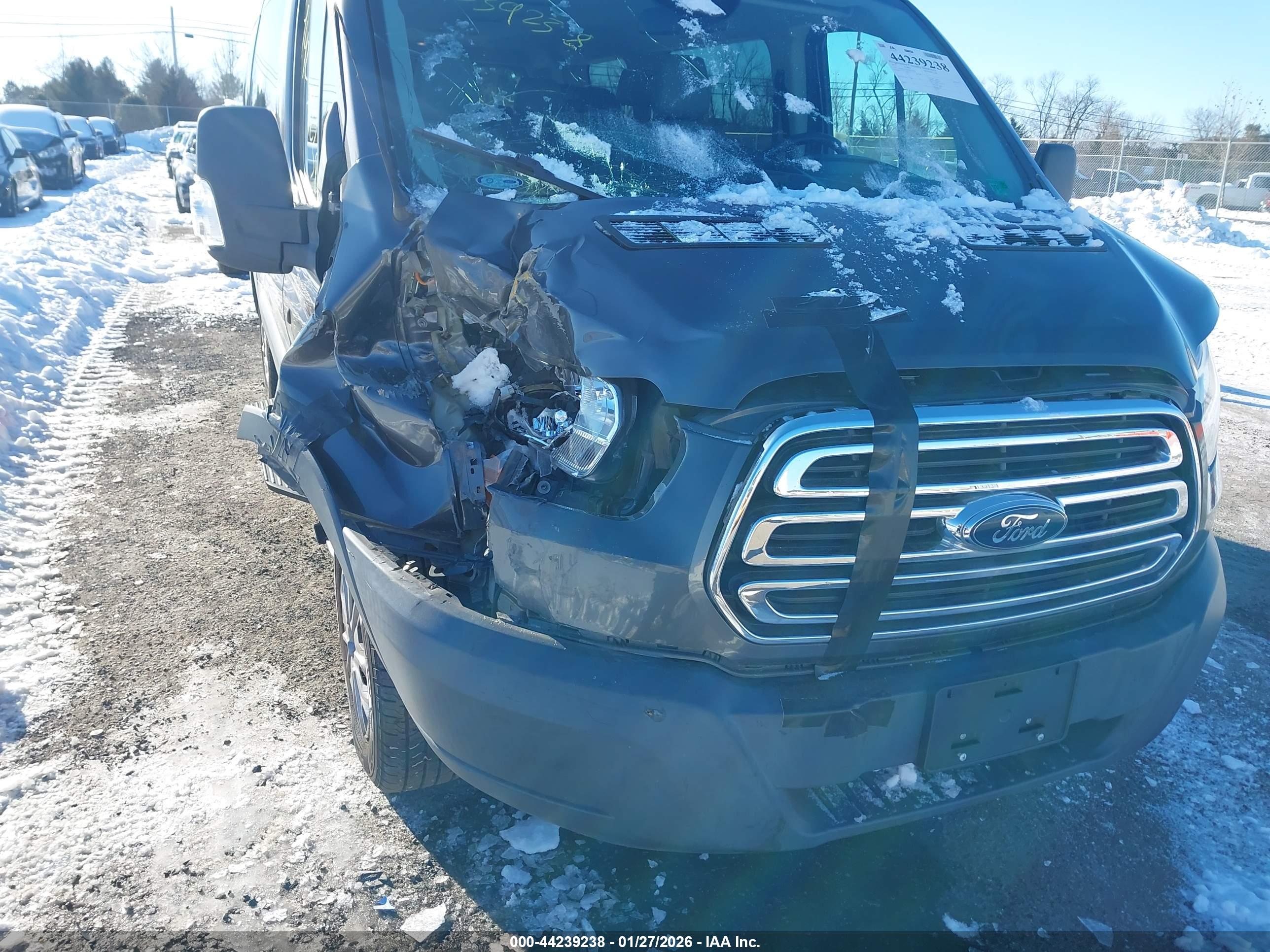 FORD TRANSIT-150 image 6