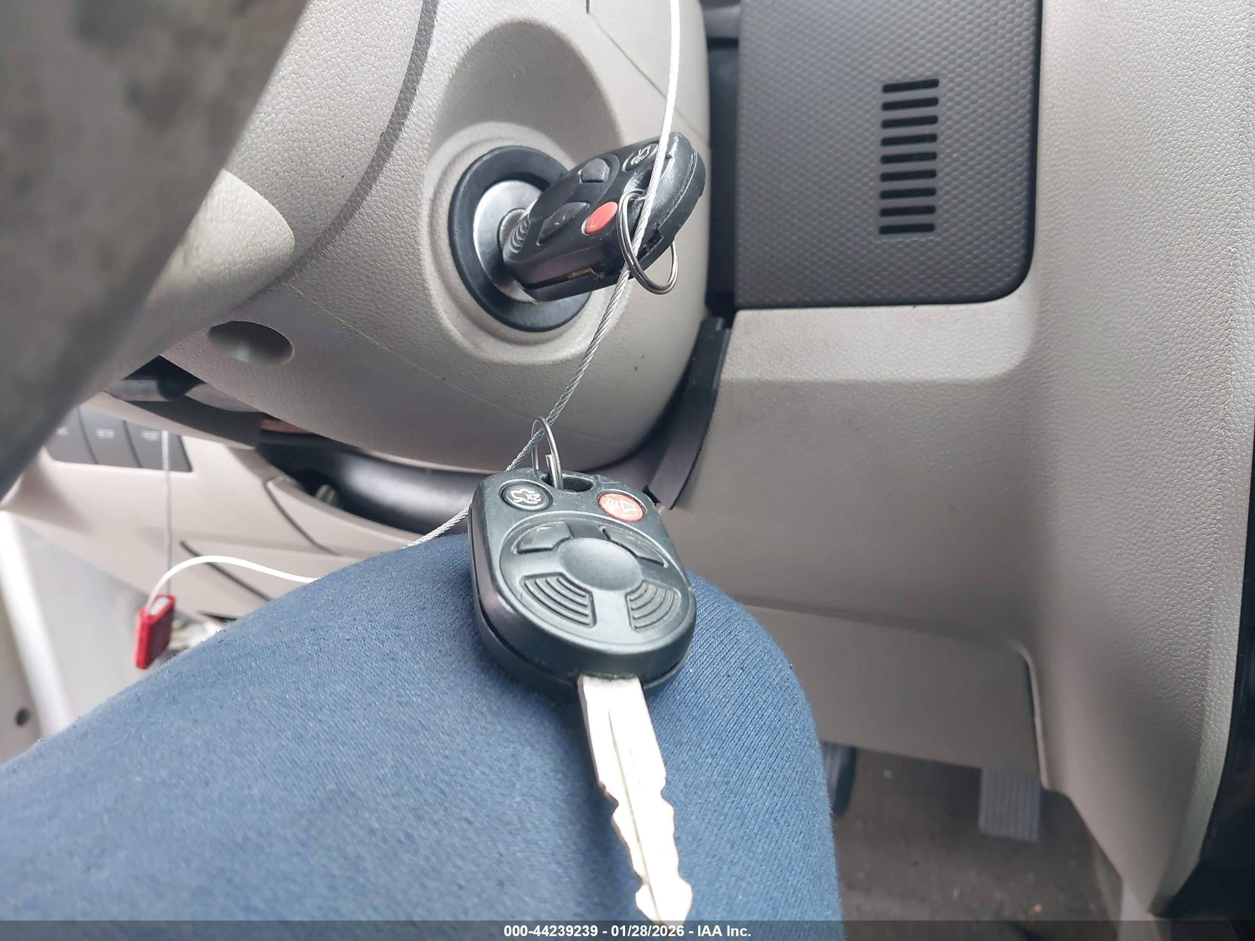 FORD ESCAPE image 11
