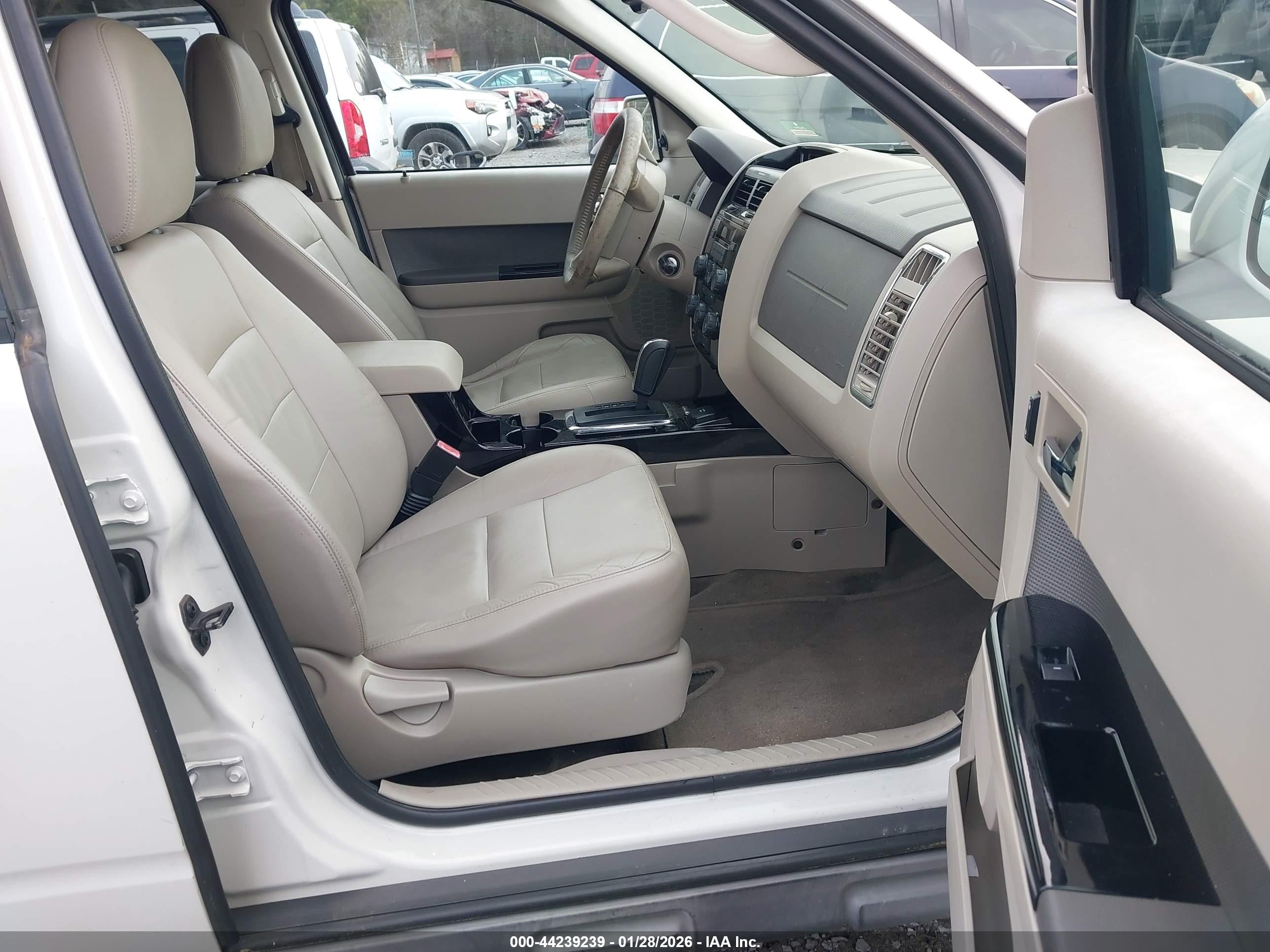 FORD ESCAPE image 5