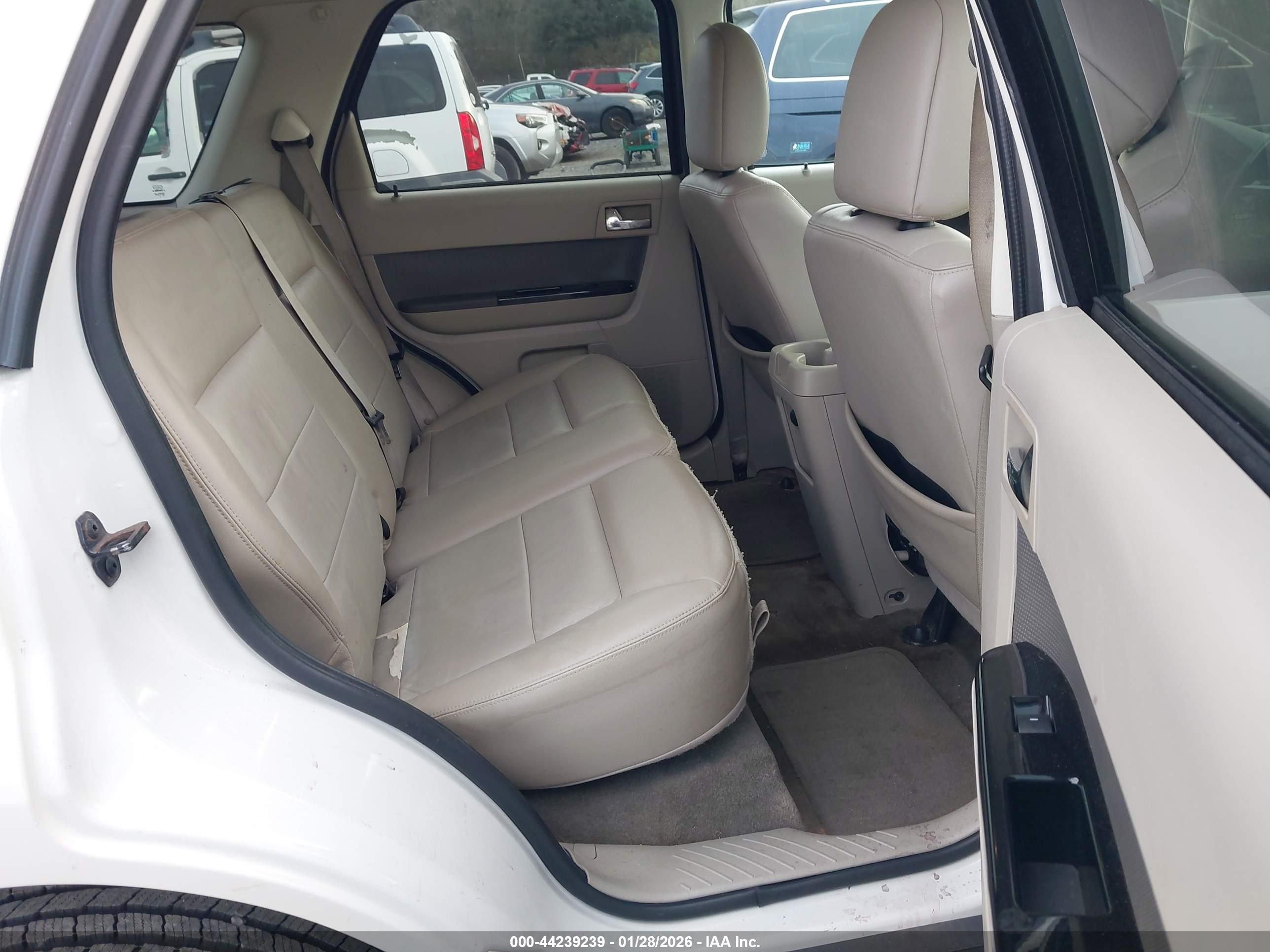 FORD ESCAPE image 8