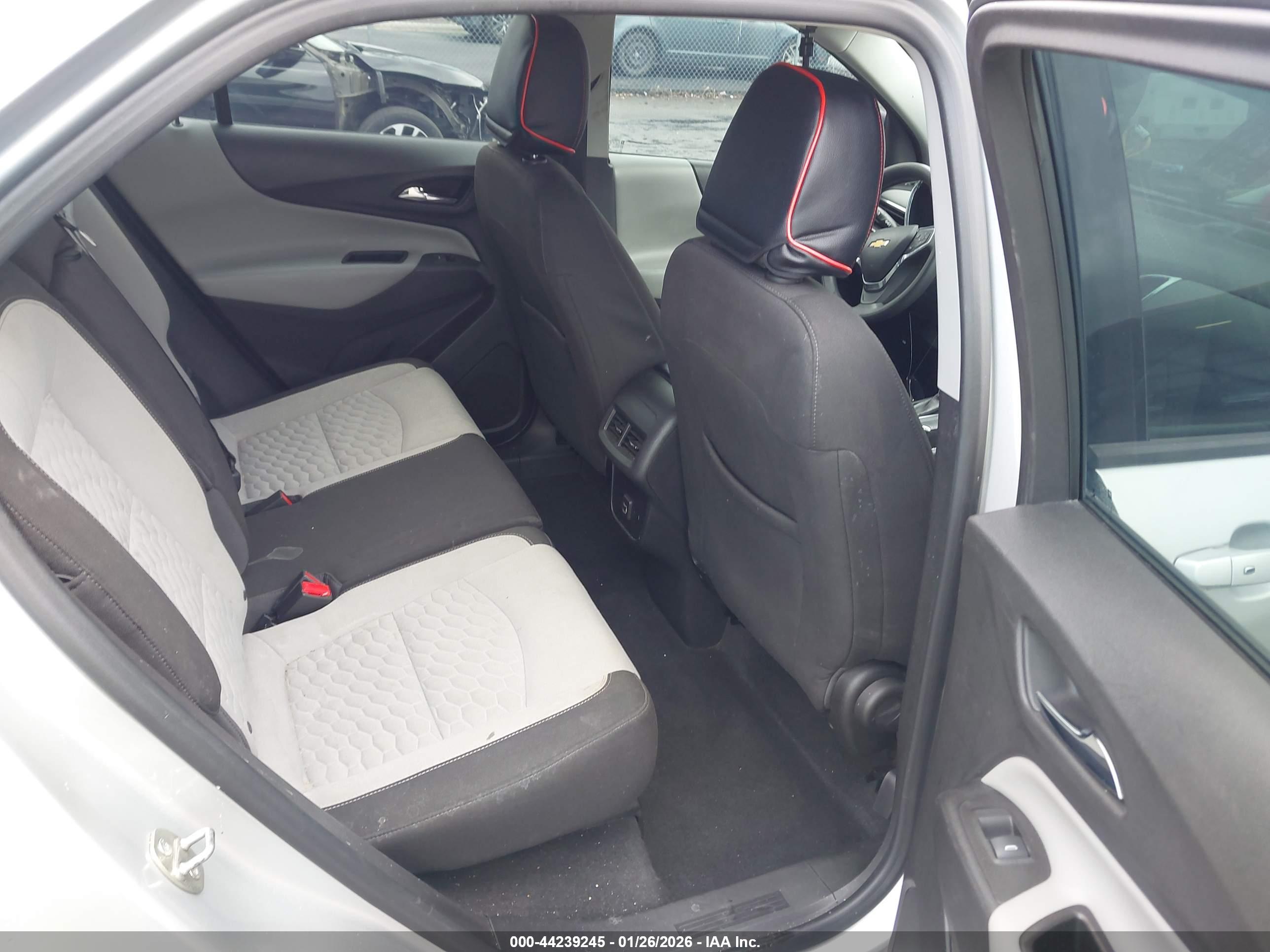 CHEVROLET EQUINOX image 8