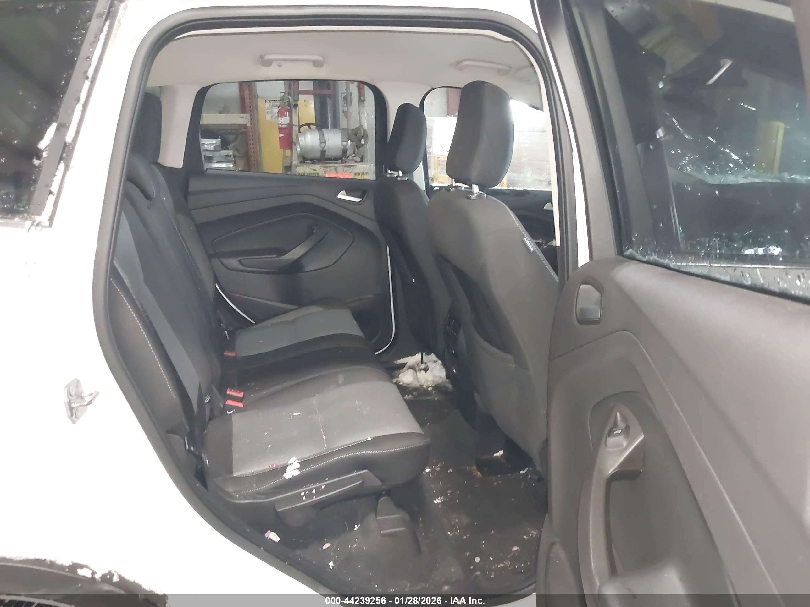 FORD ESCAPE image 8