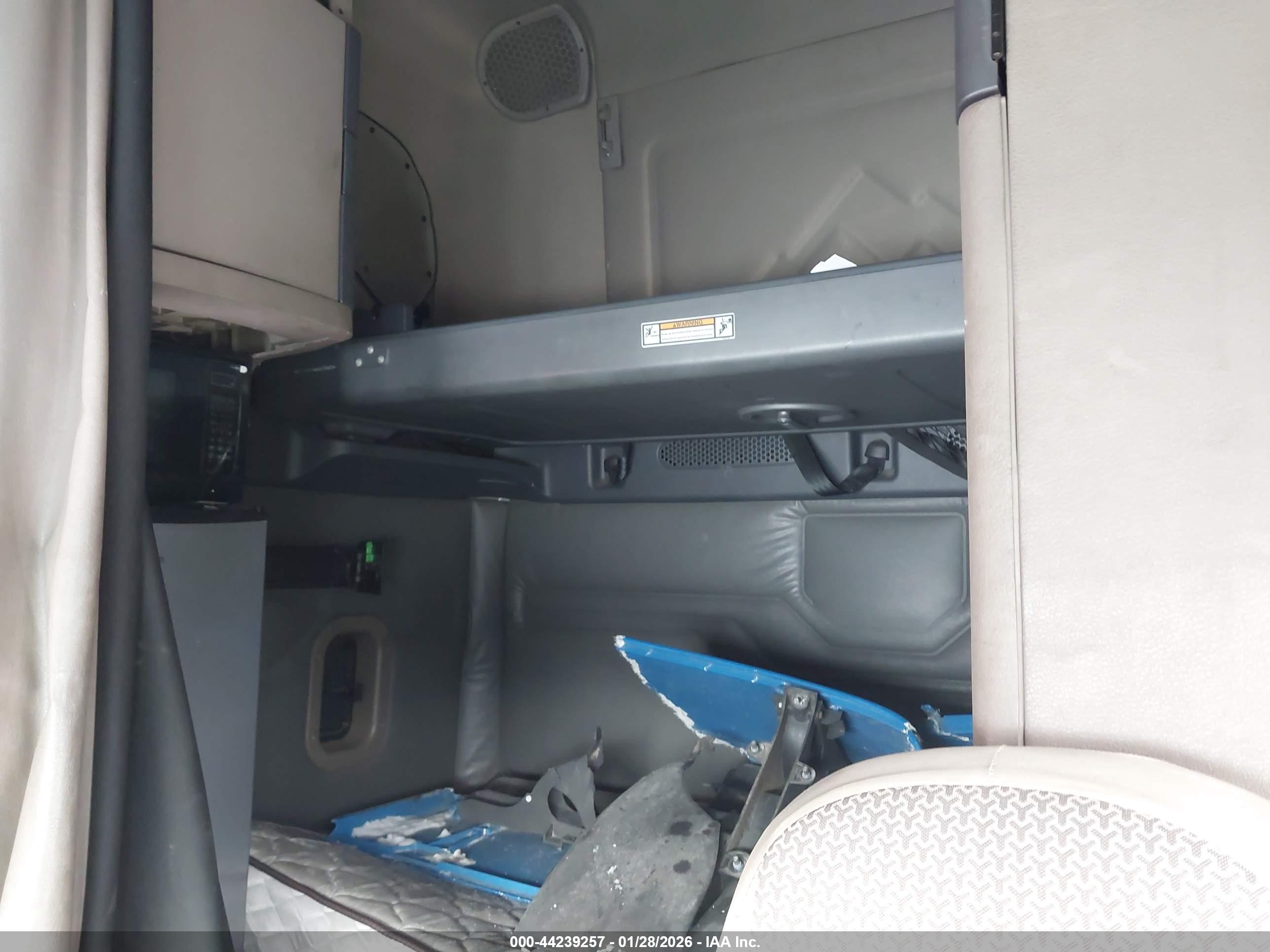 FREIGHTLINER CASCADIA image 8
