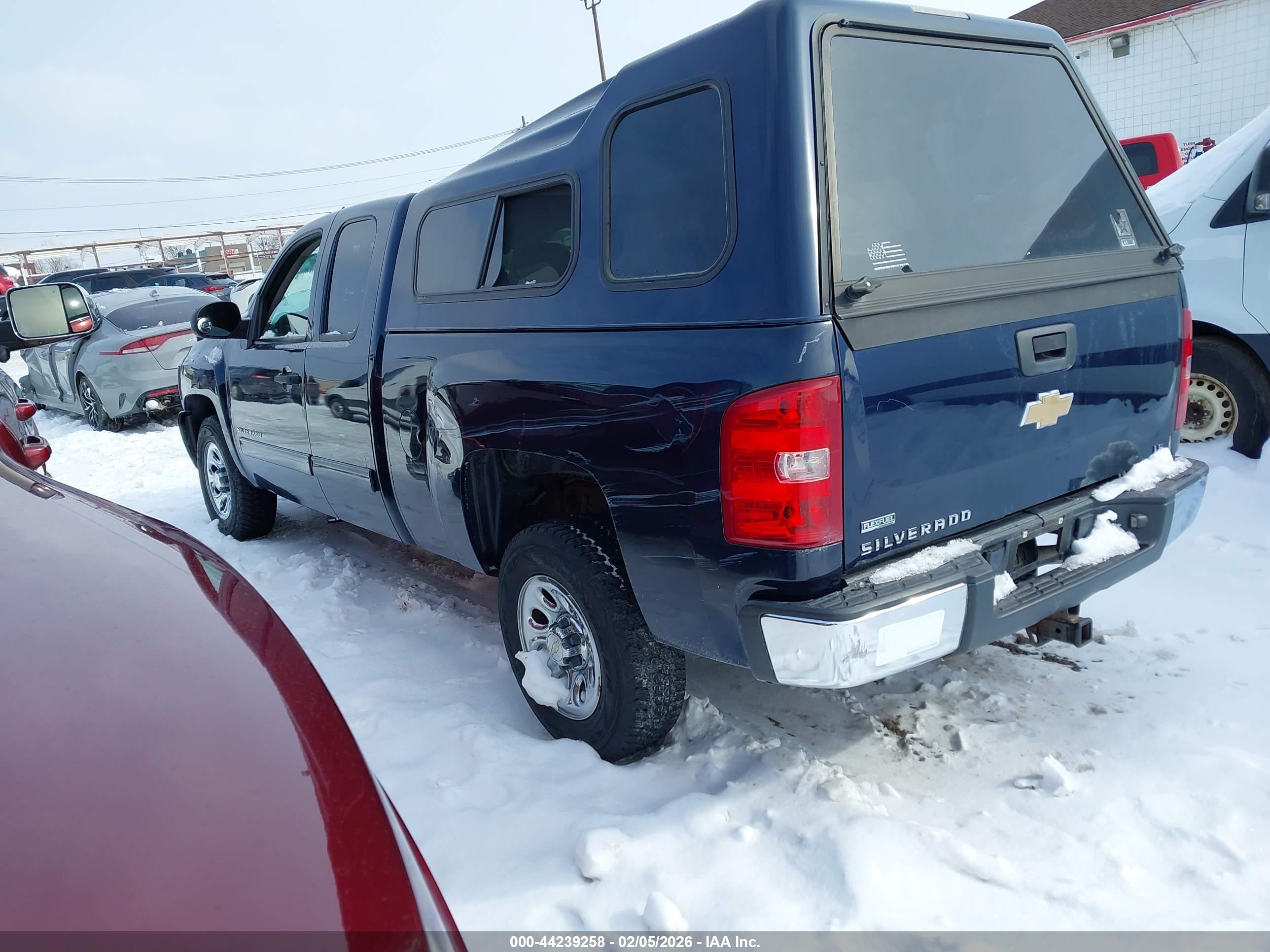 CHEVROLET SILVERADO image 3