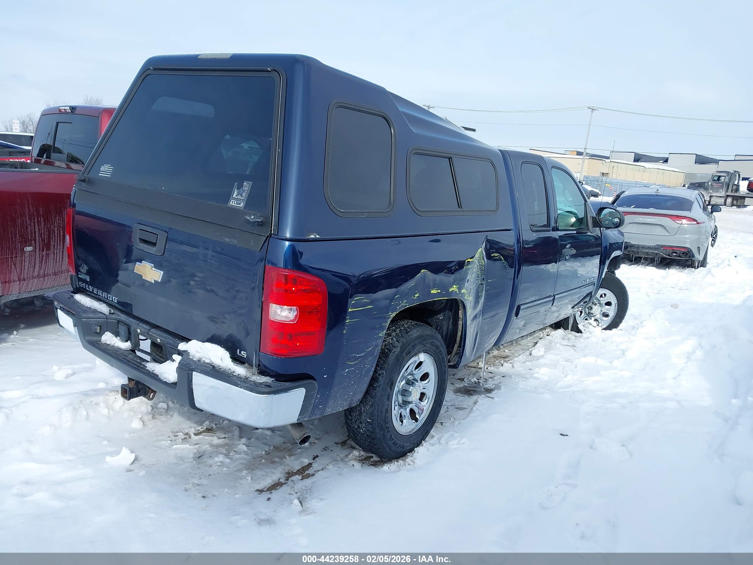 CHEVROLET SILVERADO image 4