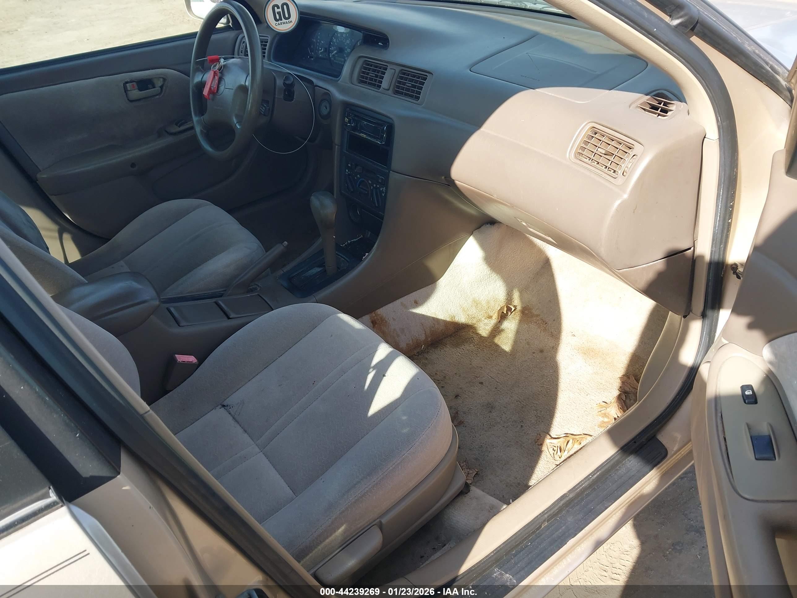 TOYOTA CAMRY image 5
