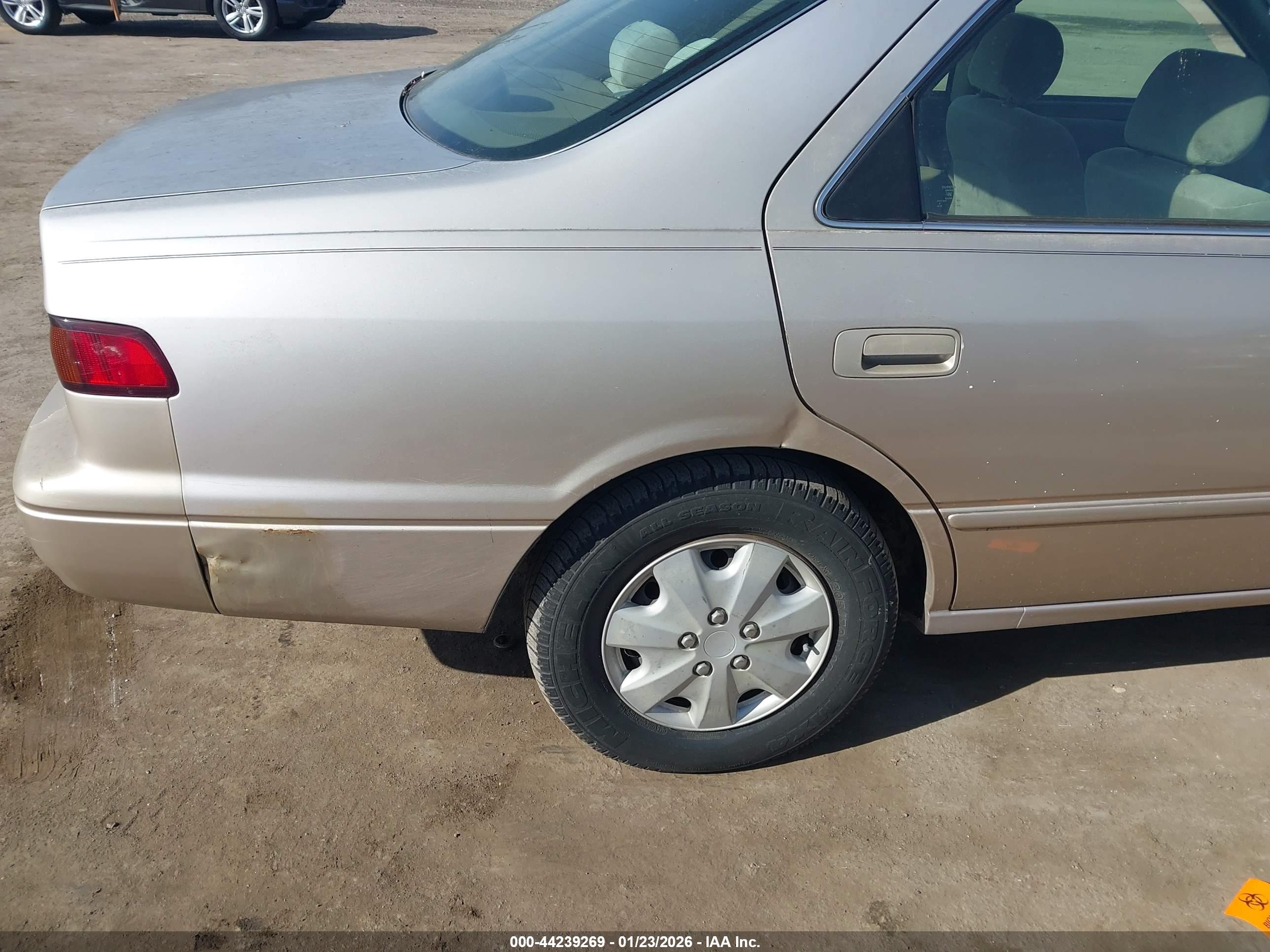 TOYOTA CAMRY image 6