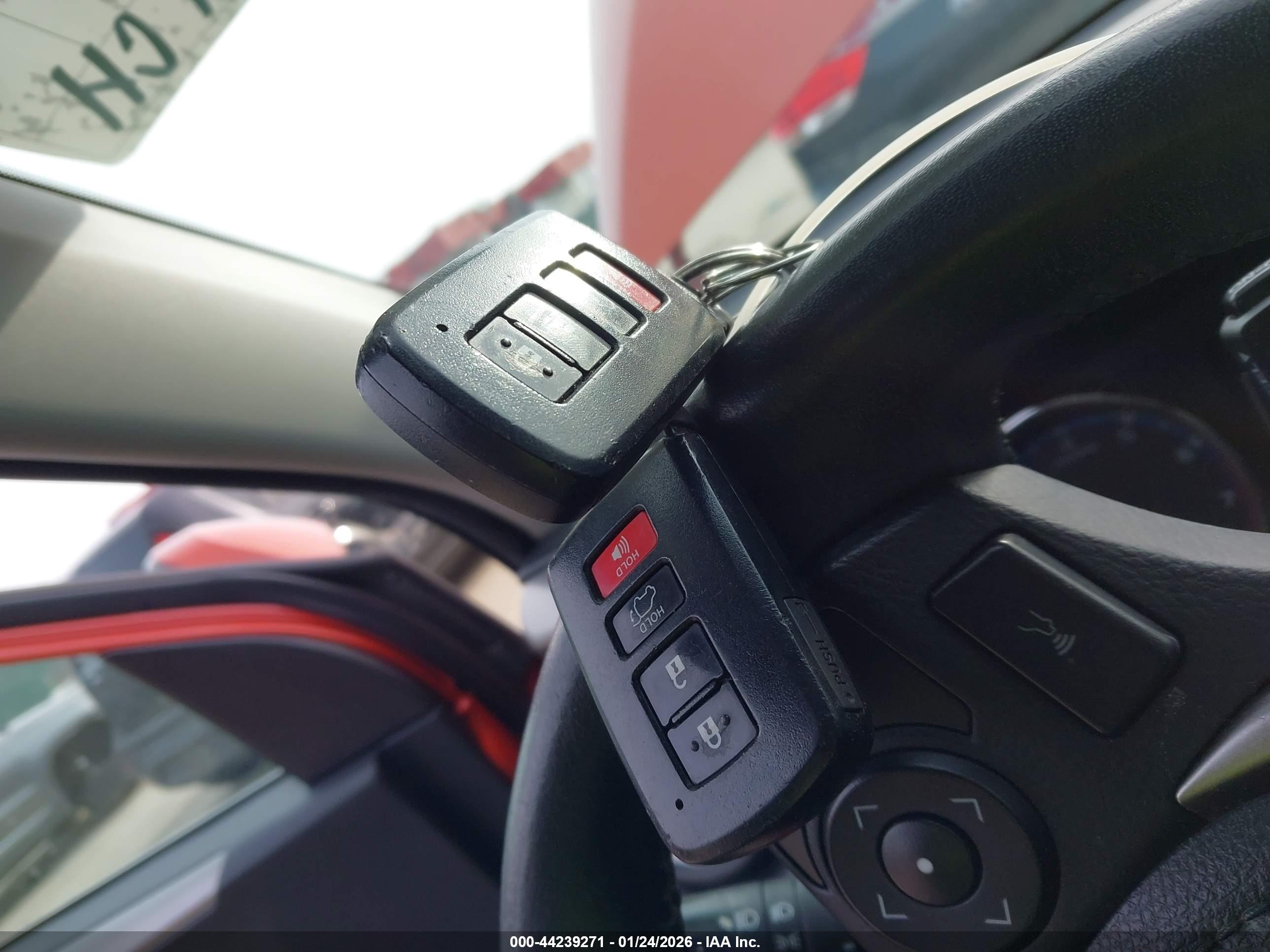 TOYOTA RAV4 image 11