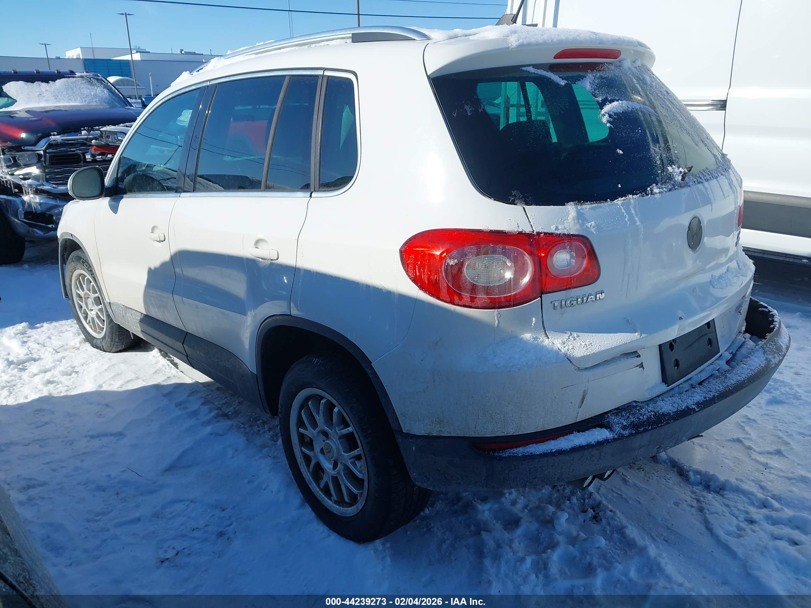 VOLKSWAGEN TIGUAN image 3