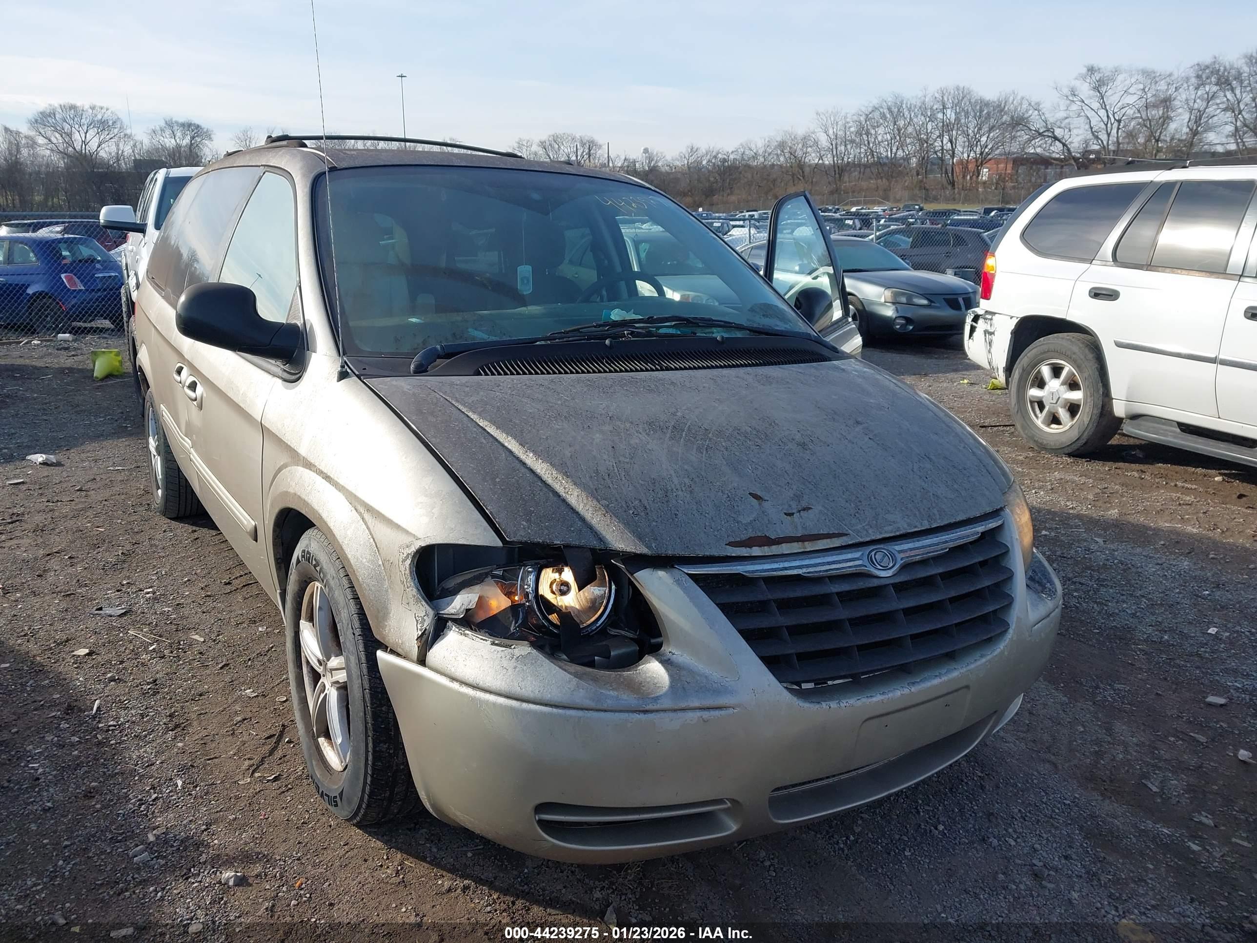 CHRYSLER TOWN image 6