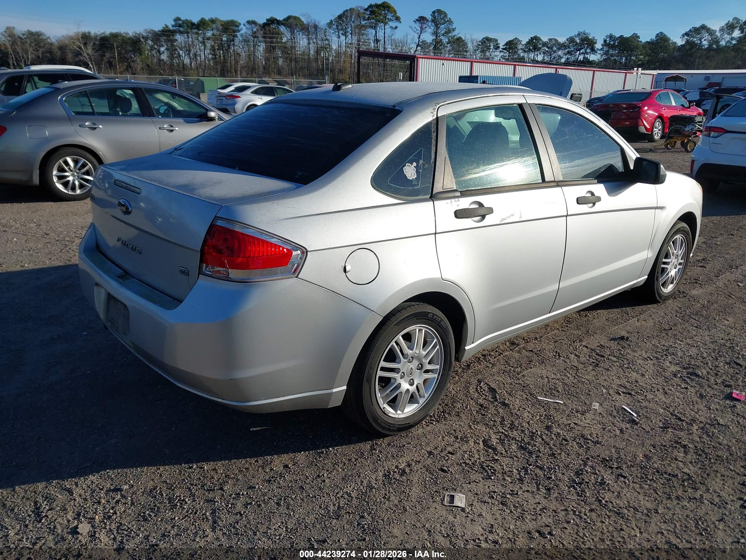 FORD FOCUS image 4