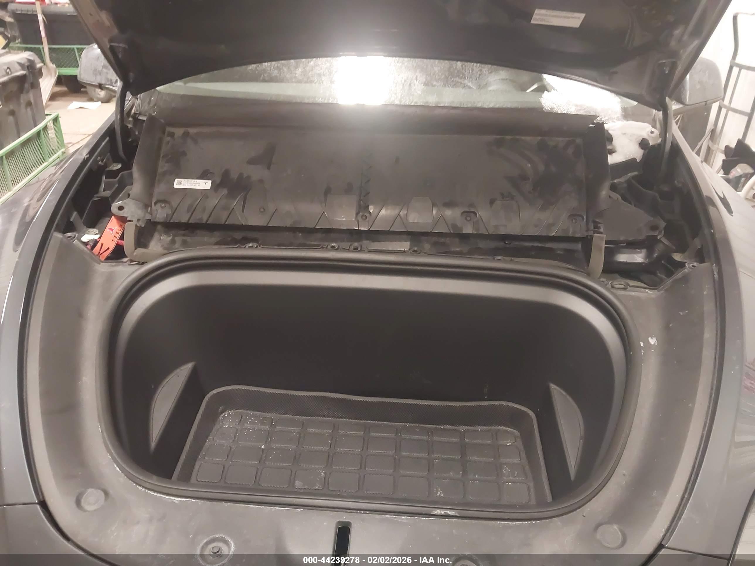 TESLA MODEL image 10