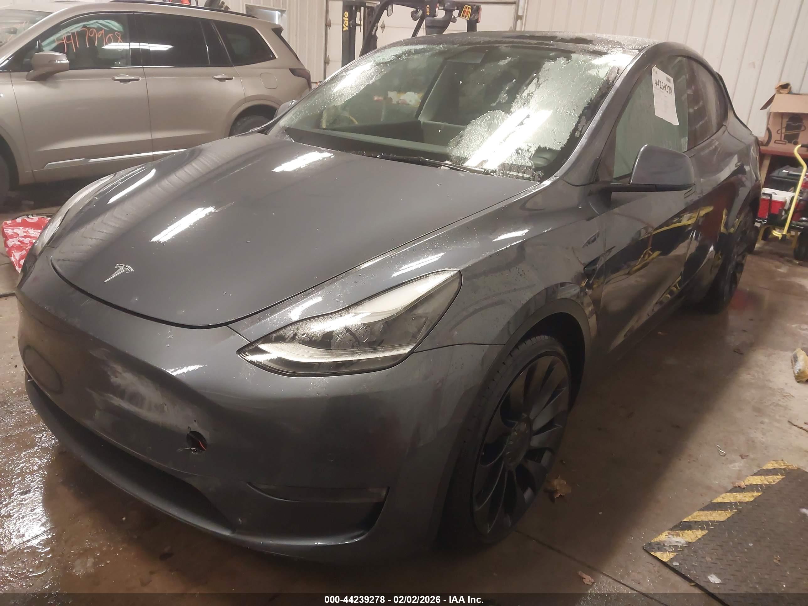 TESLA MODEL image 2
