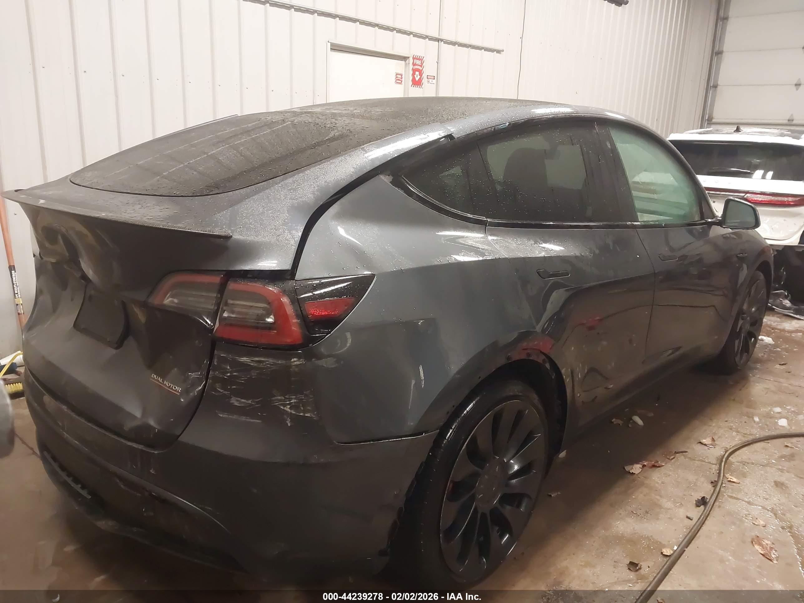 TESLA MODEL image 4