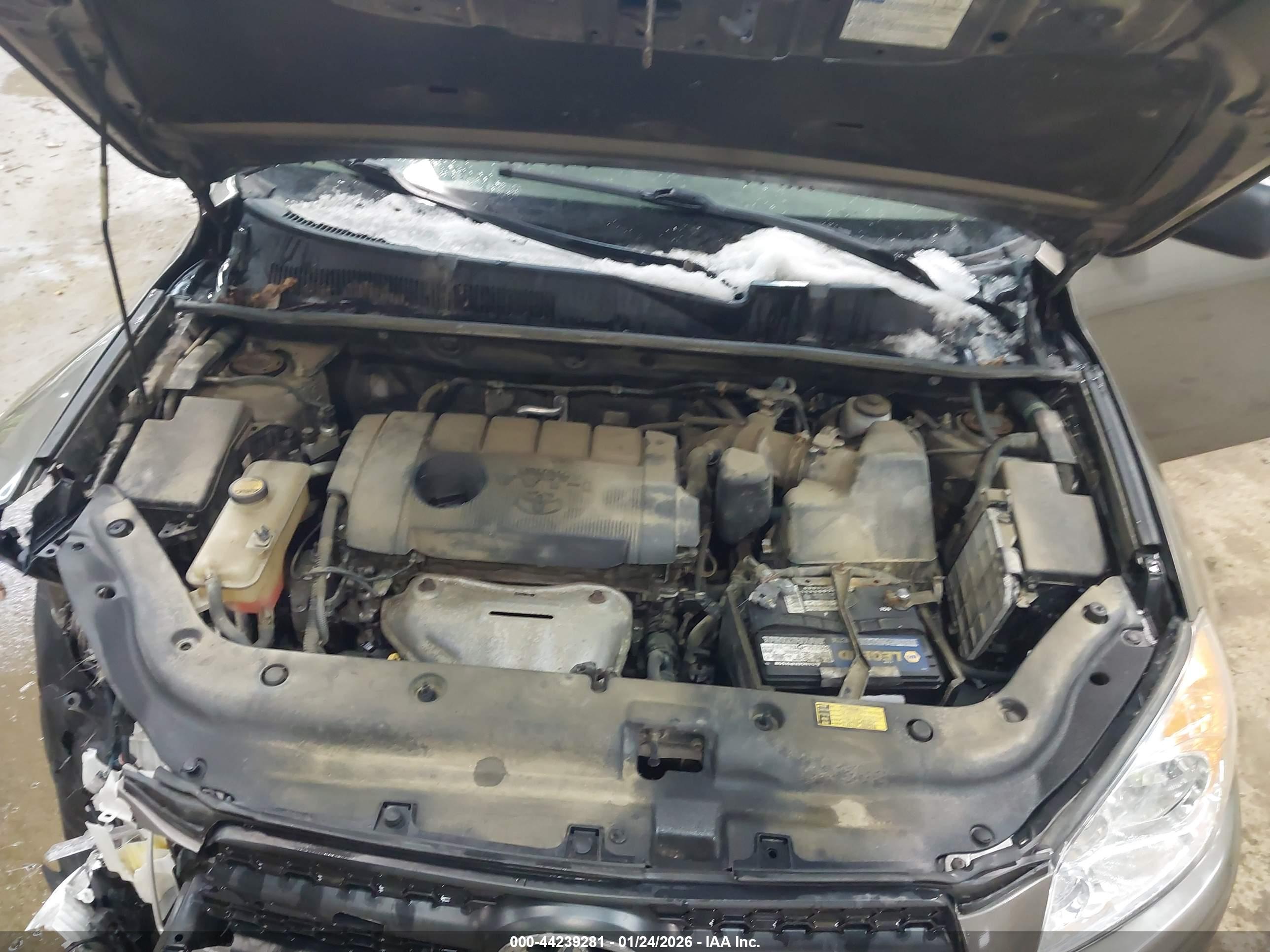 TOYOTA RAV4 image 10