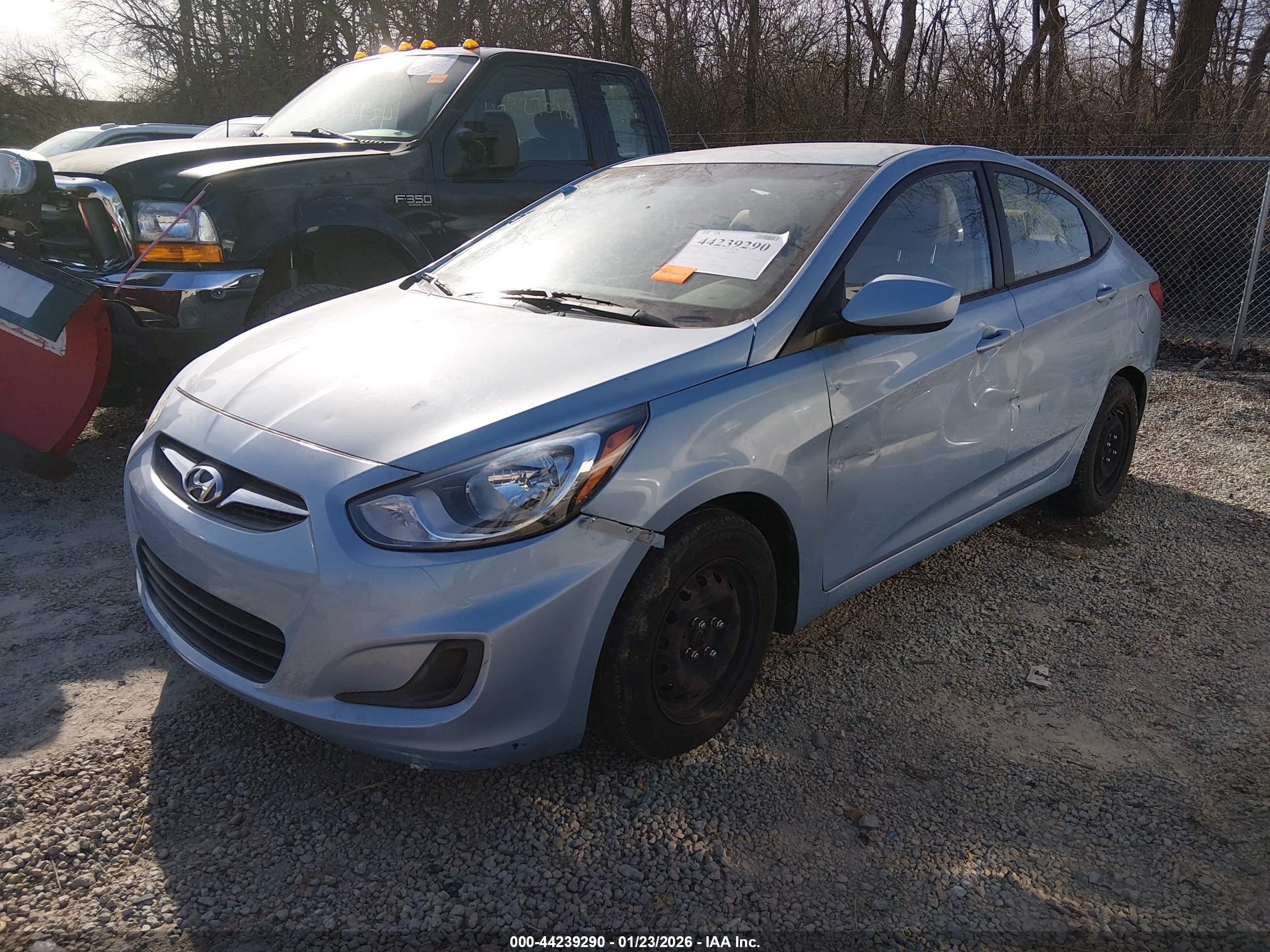 HYUNDAI ACCENT image 2