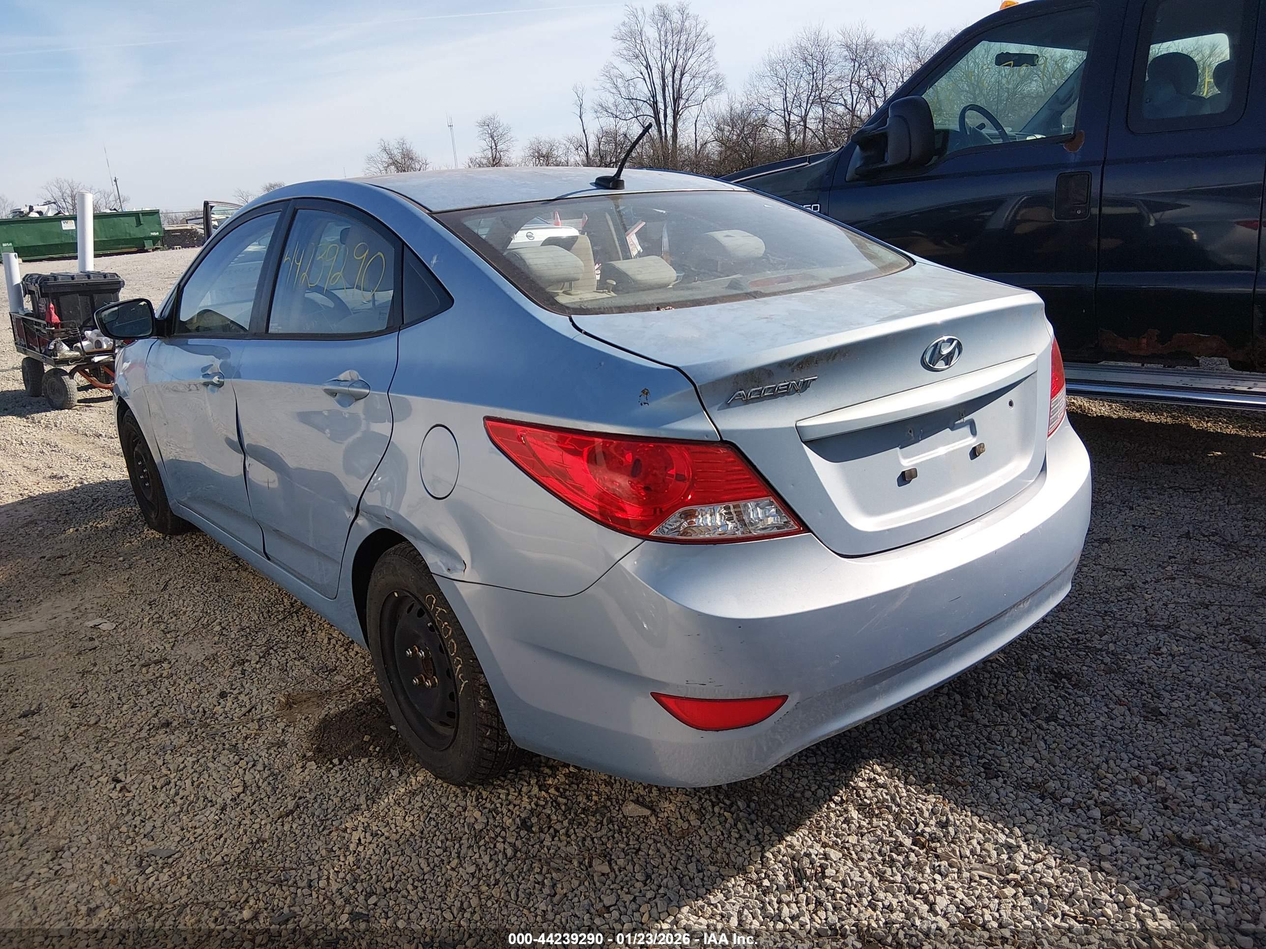 HYUNDAI ACCENT image 3