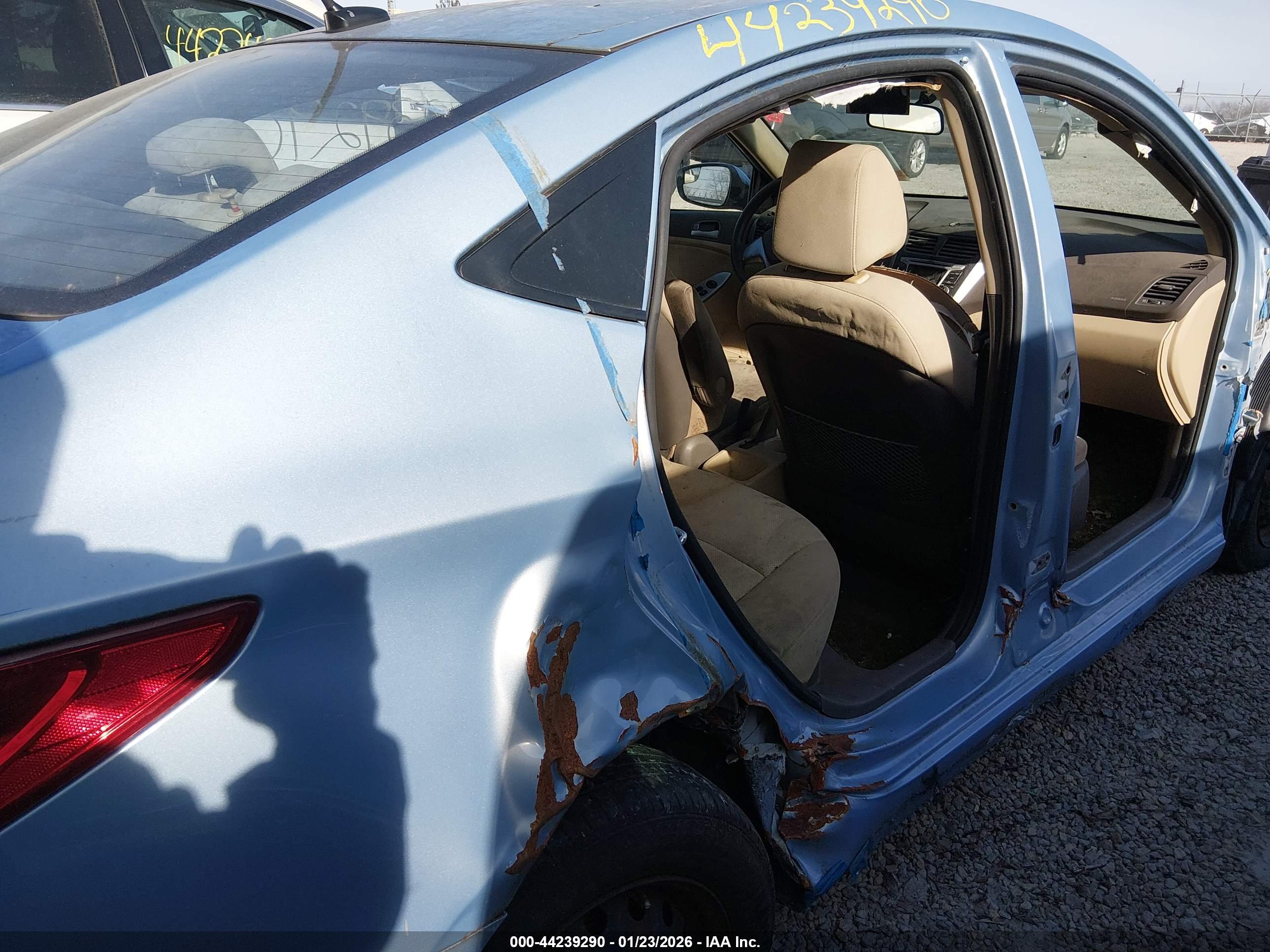 HYUNDAI ACCENT image 6