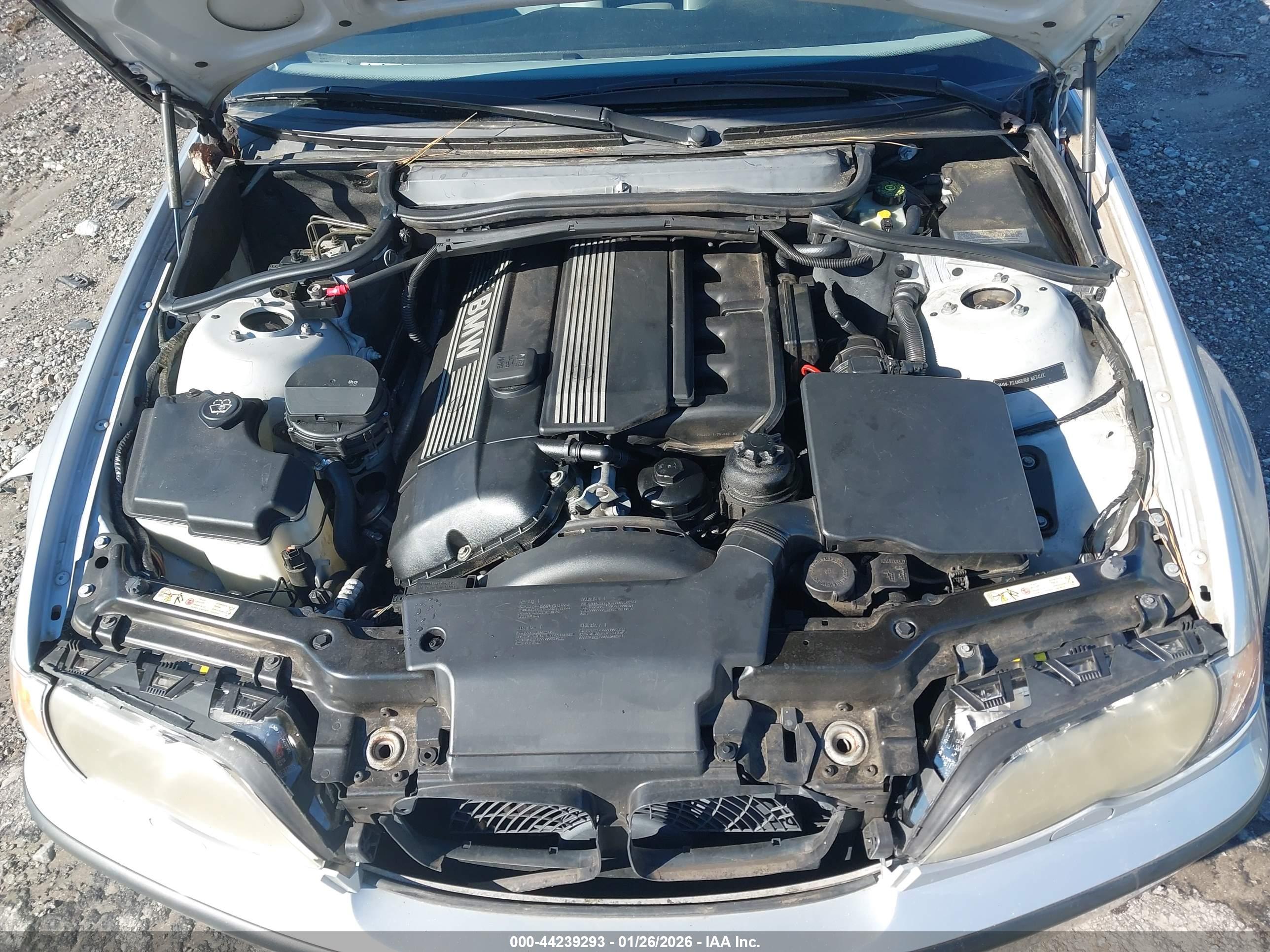 BMW 330XI image 10