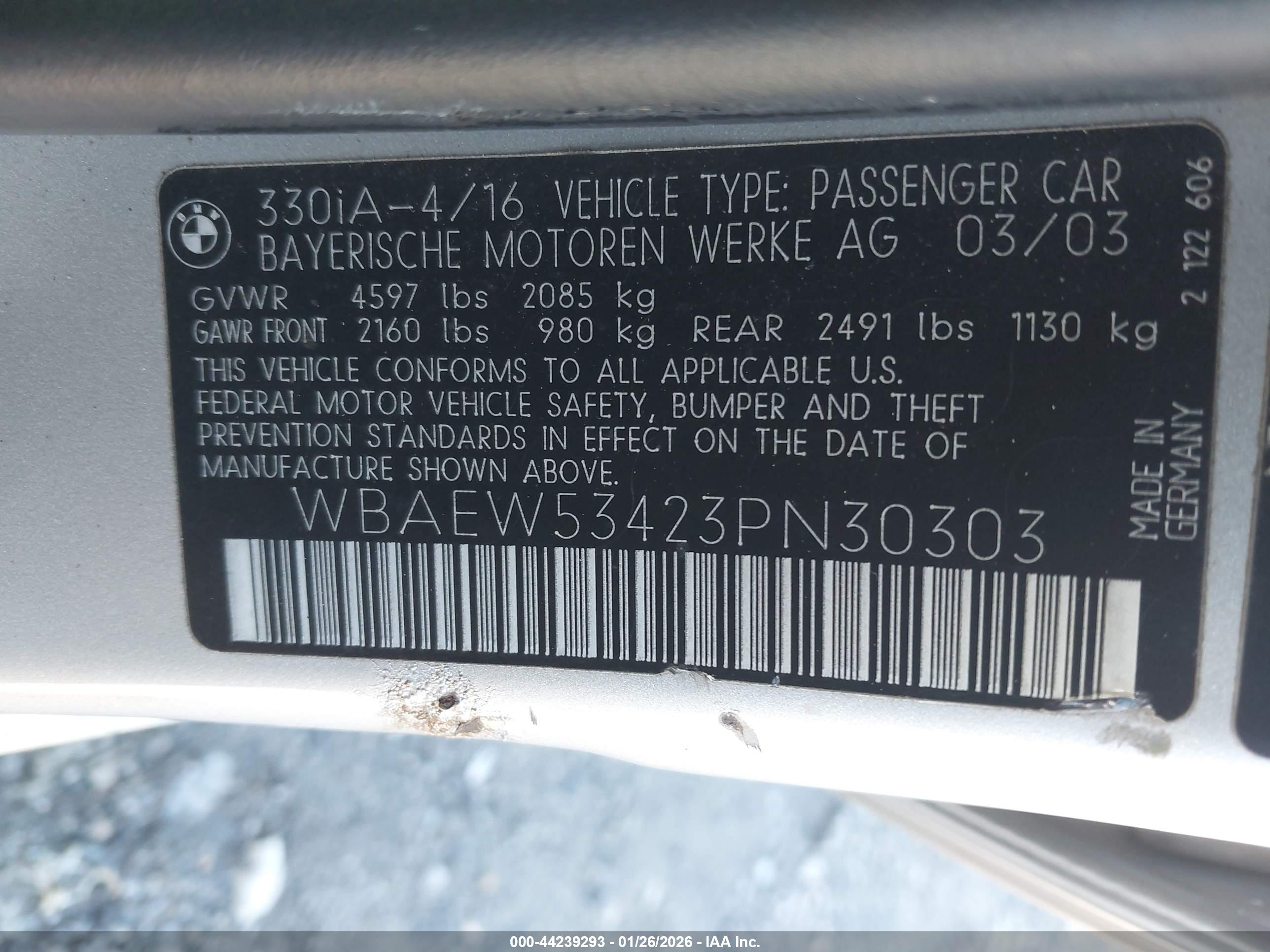 BMW 330XI image 9