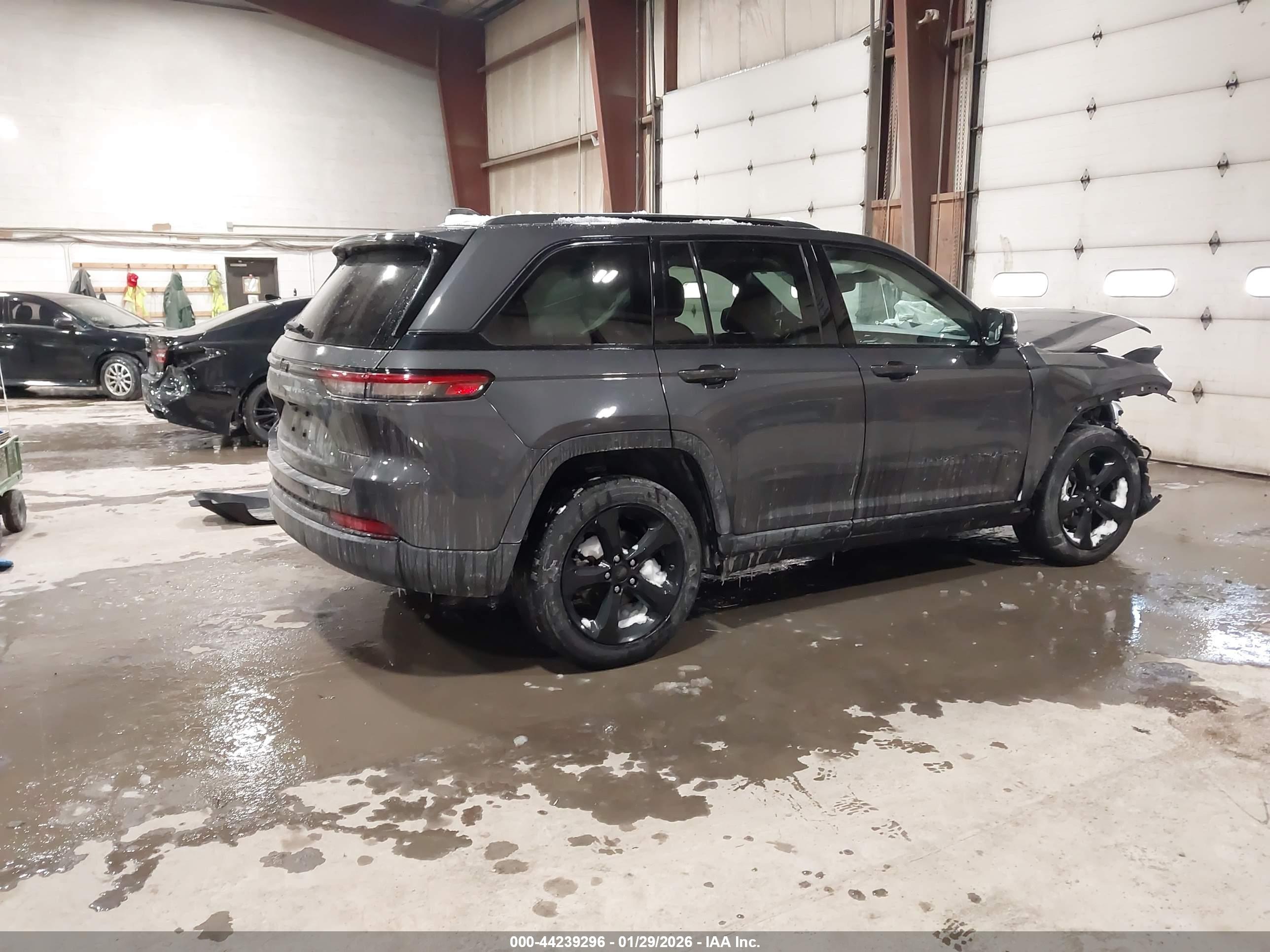 JEEP GRAND image 4