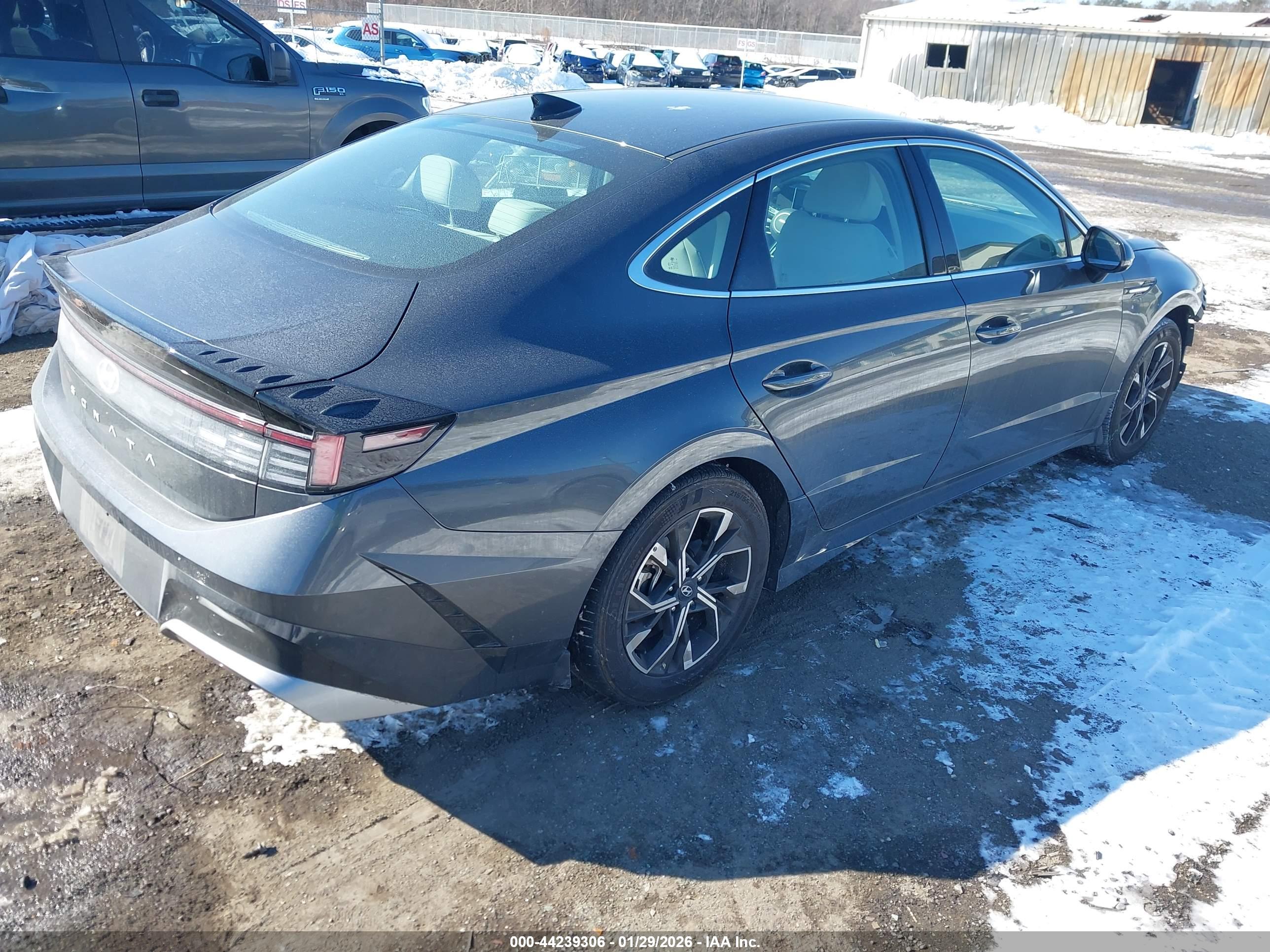 HYUNDAI SONATA image 4