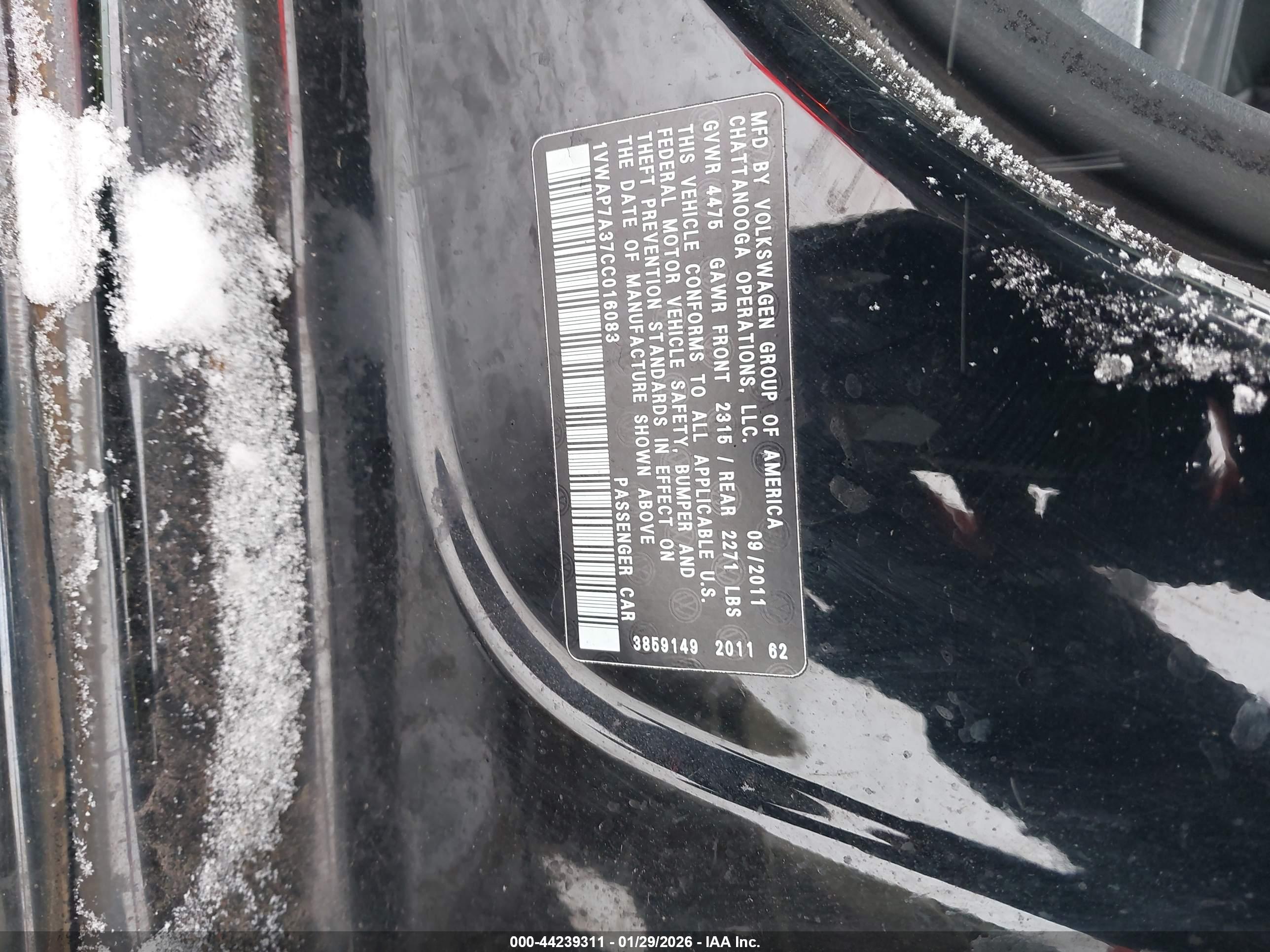 VOLKSWAGEN PASSAT image 9