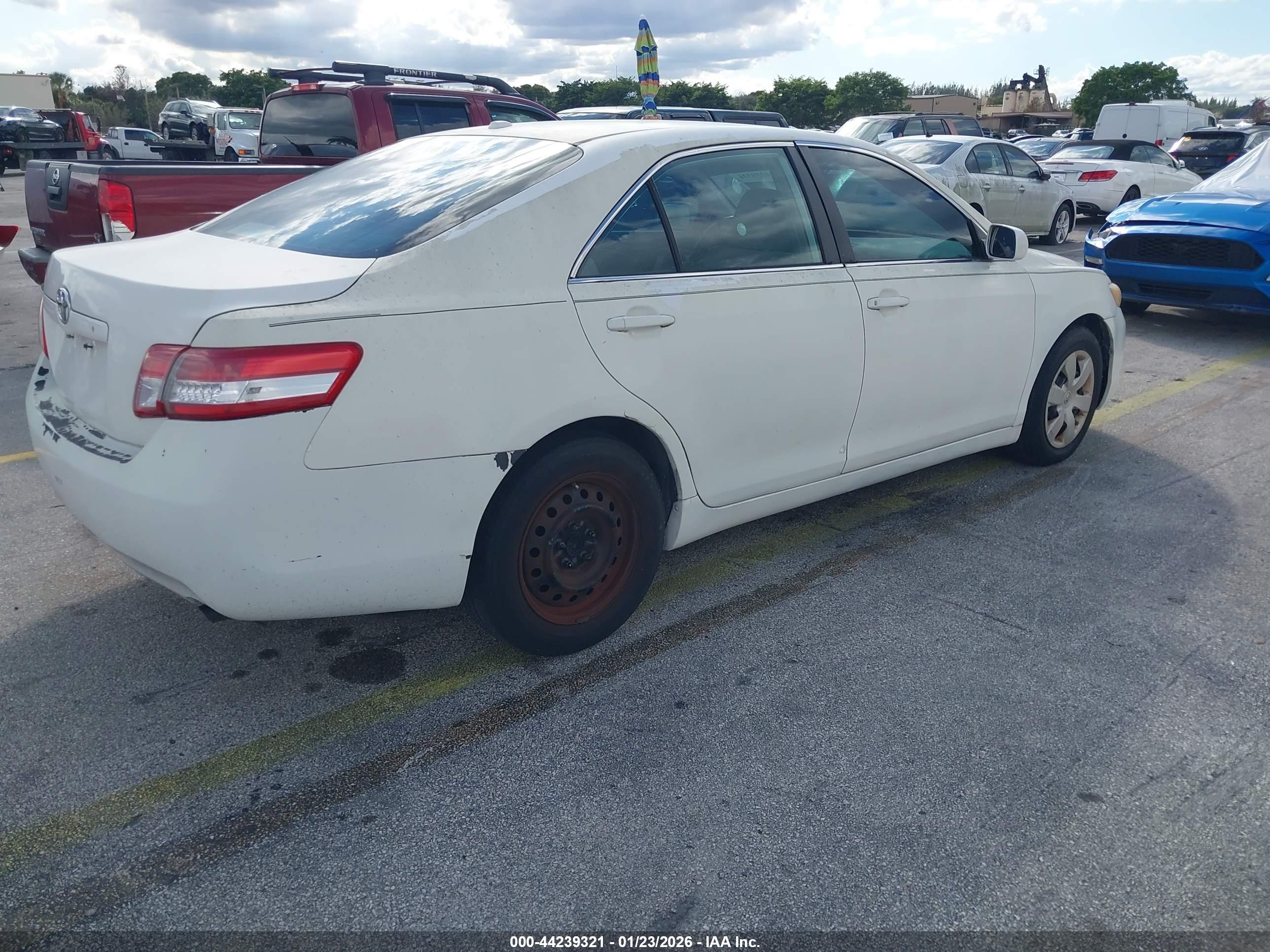 TOYOTA CAMRY image 4