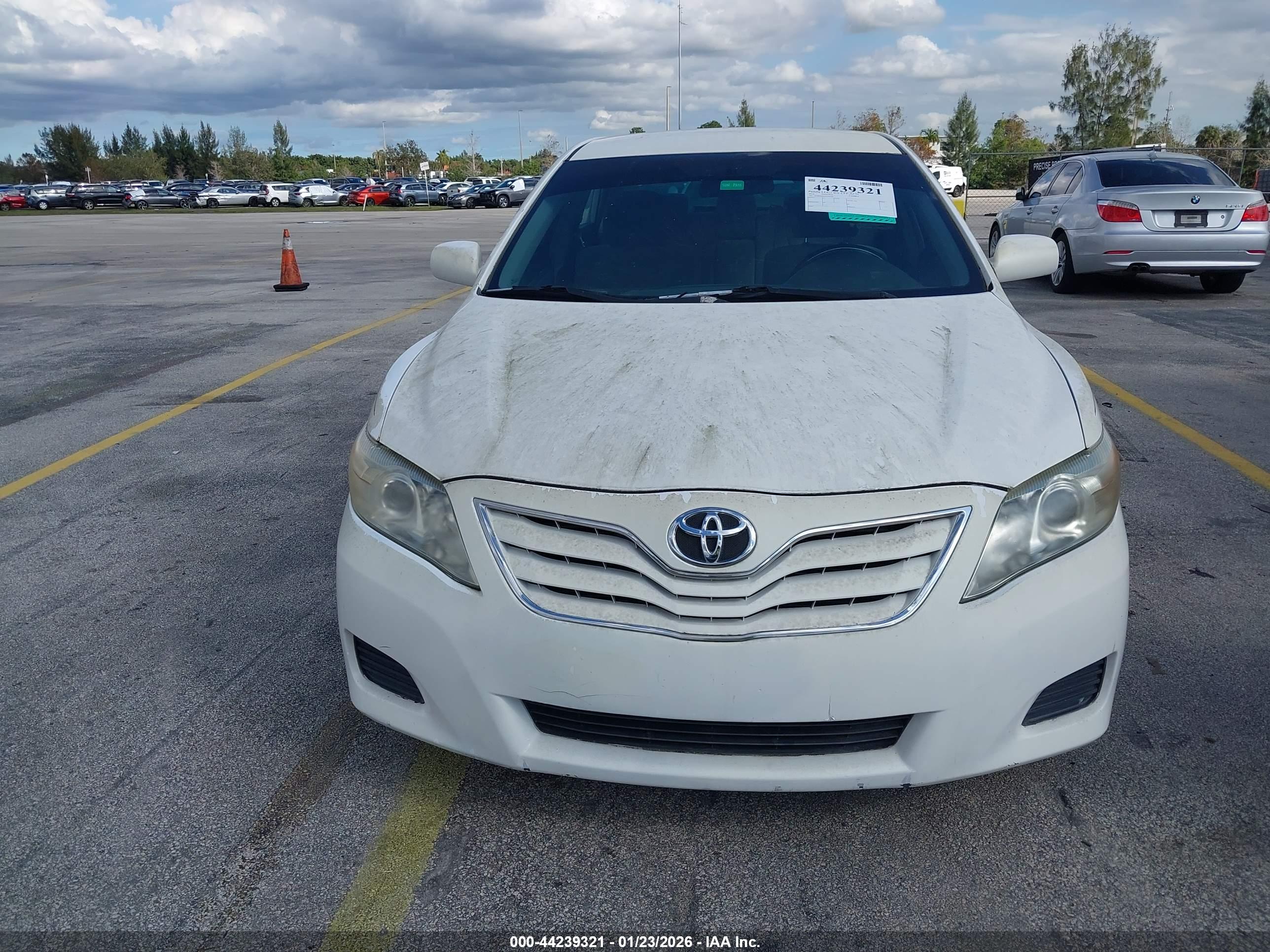 TOYOTA CAMRY image 6