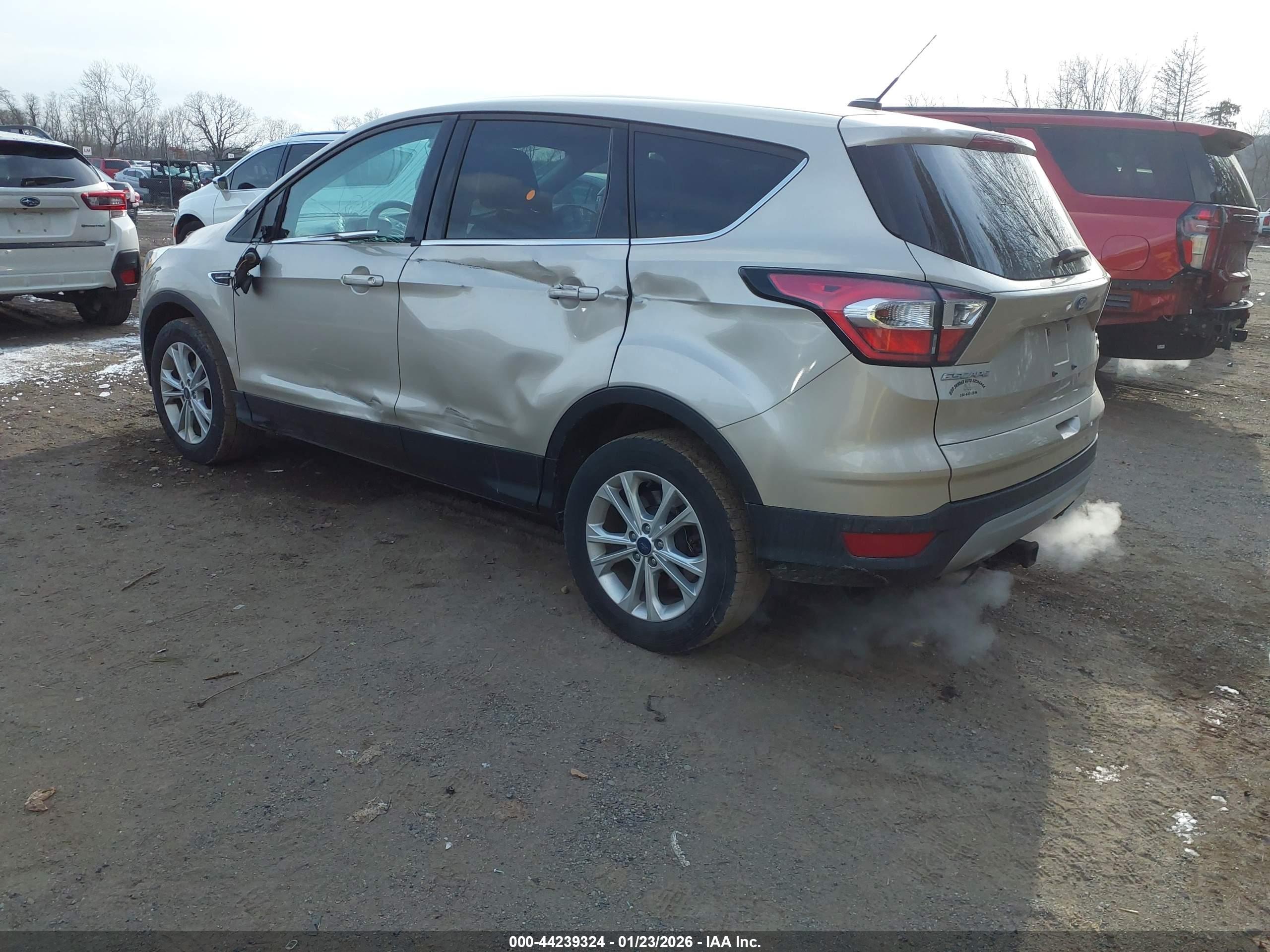 FORD ESCAPE image 3