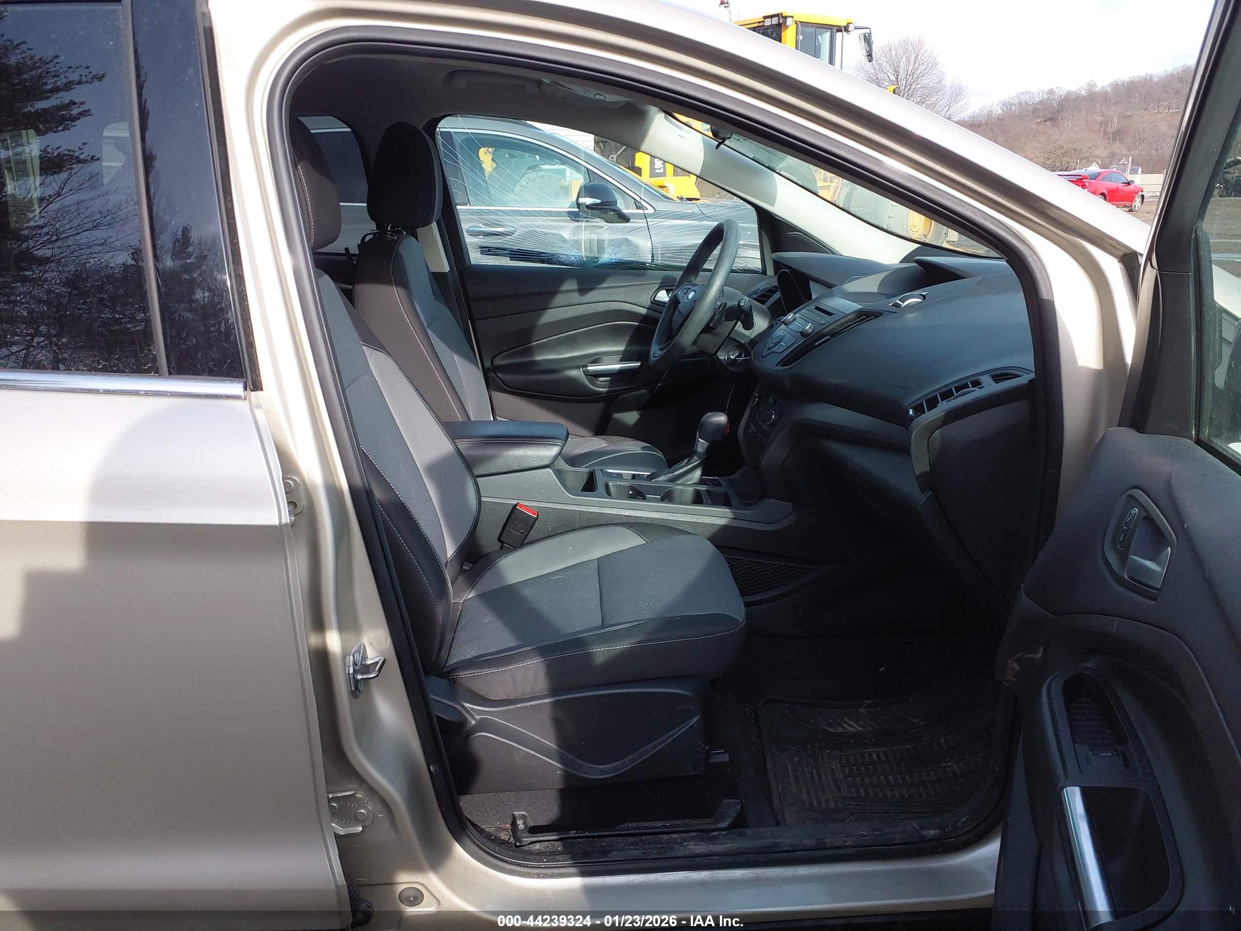 FORD ESCAPE image 5