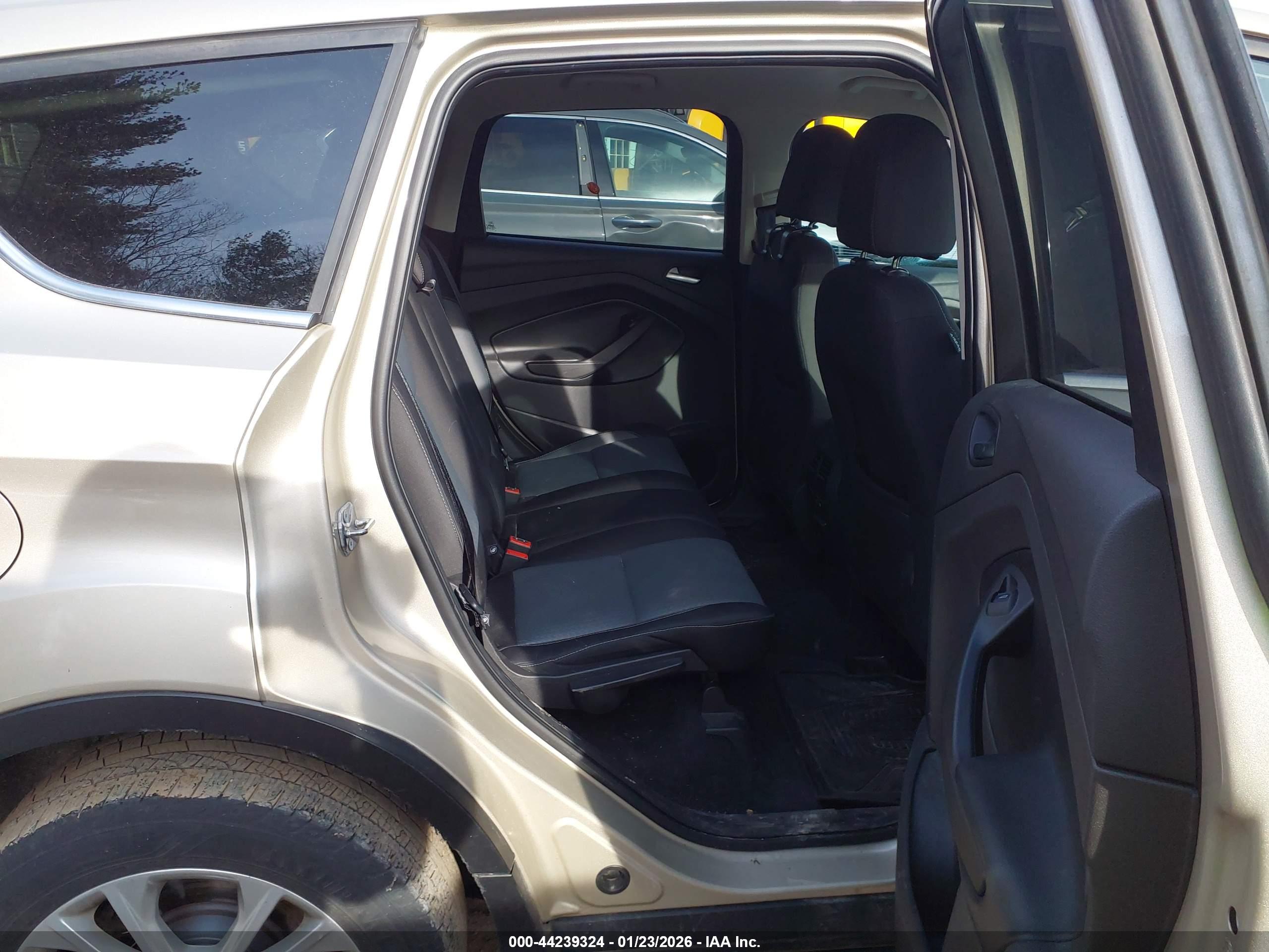 FORD ESCAPE image 8