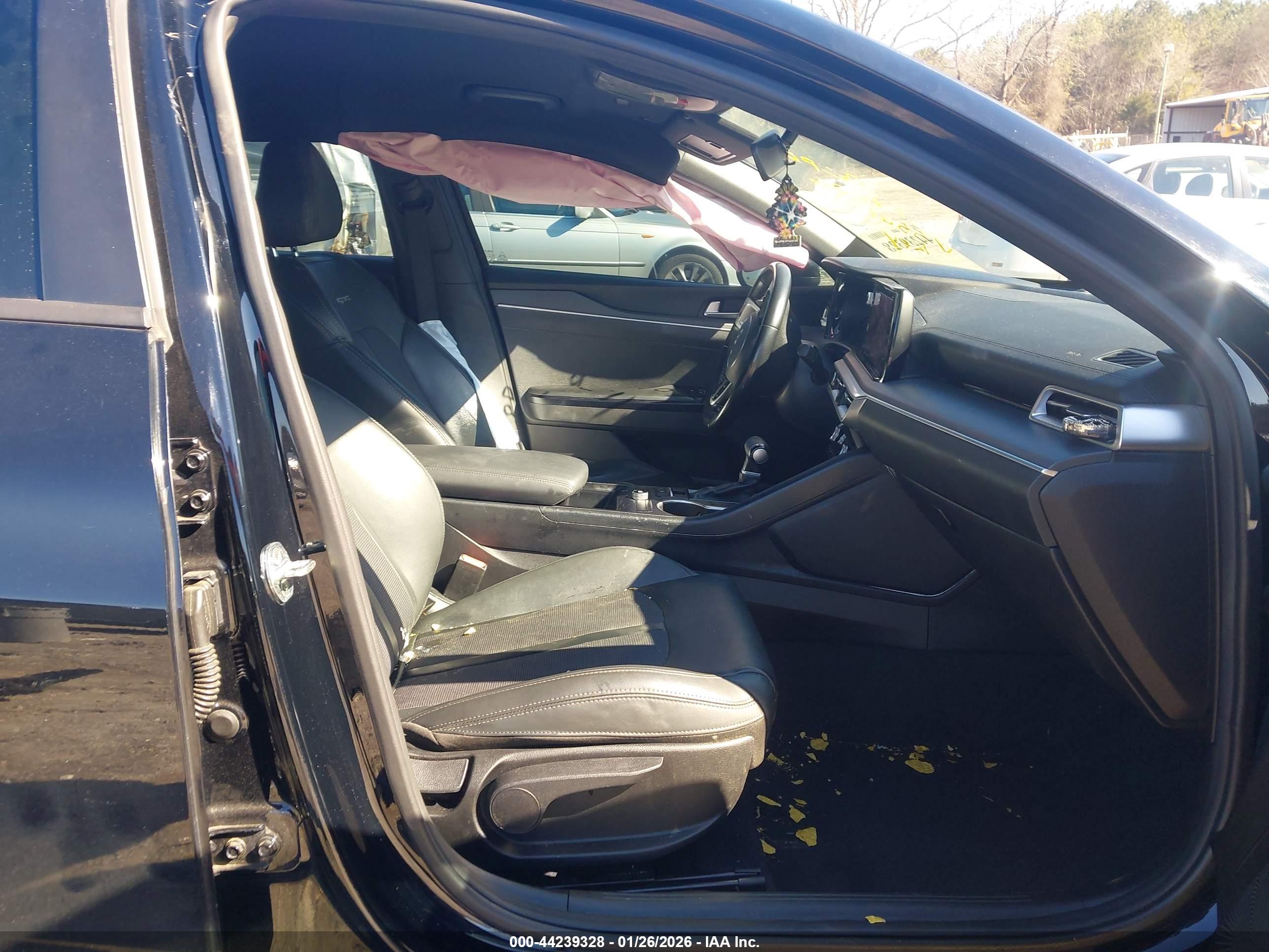 KIA K5 image 5