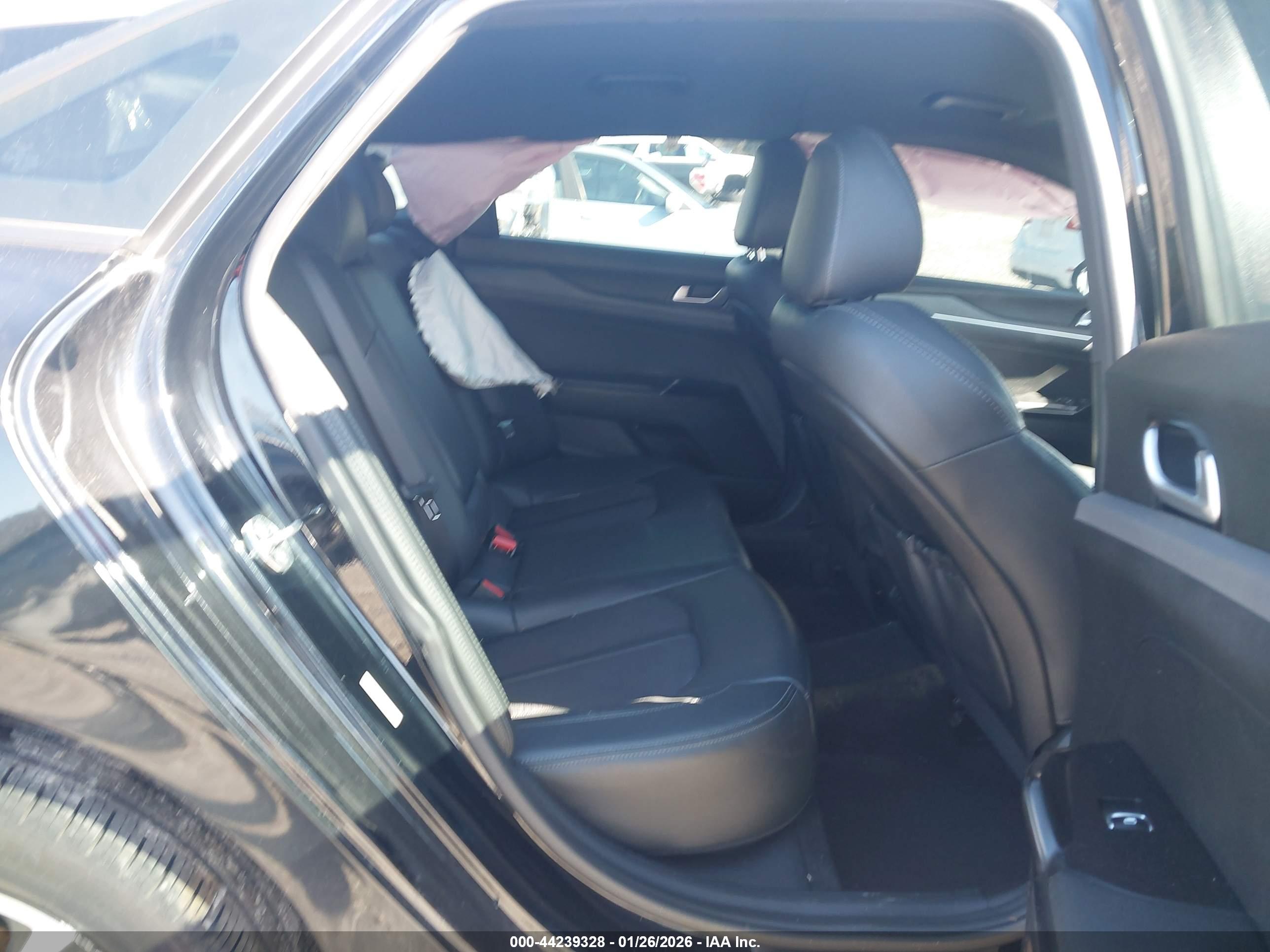 KIA K5 image 8