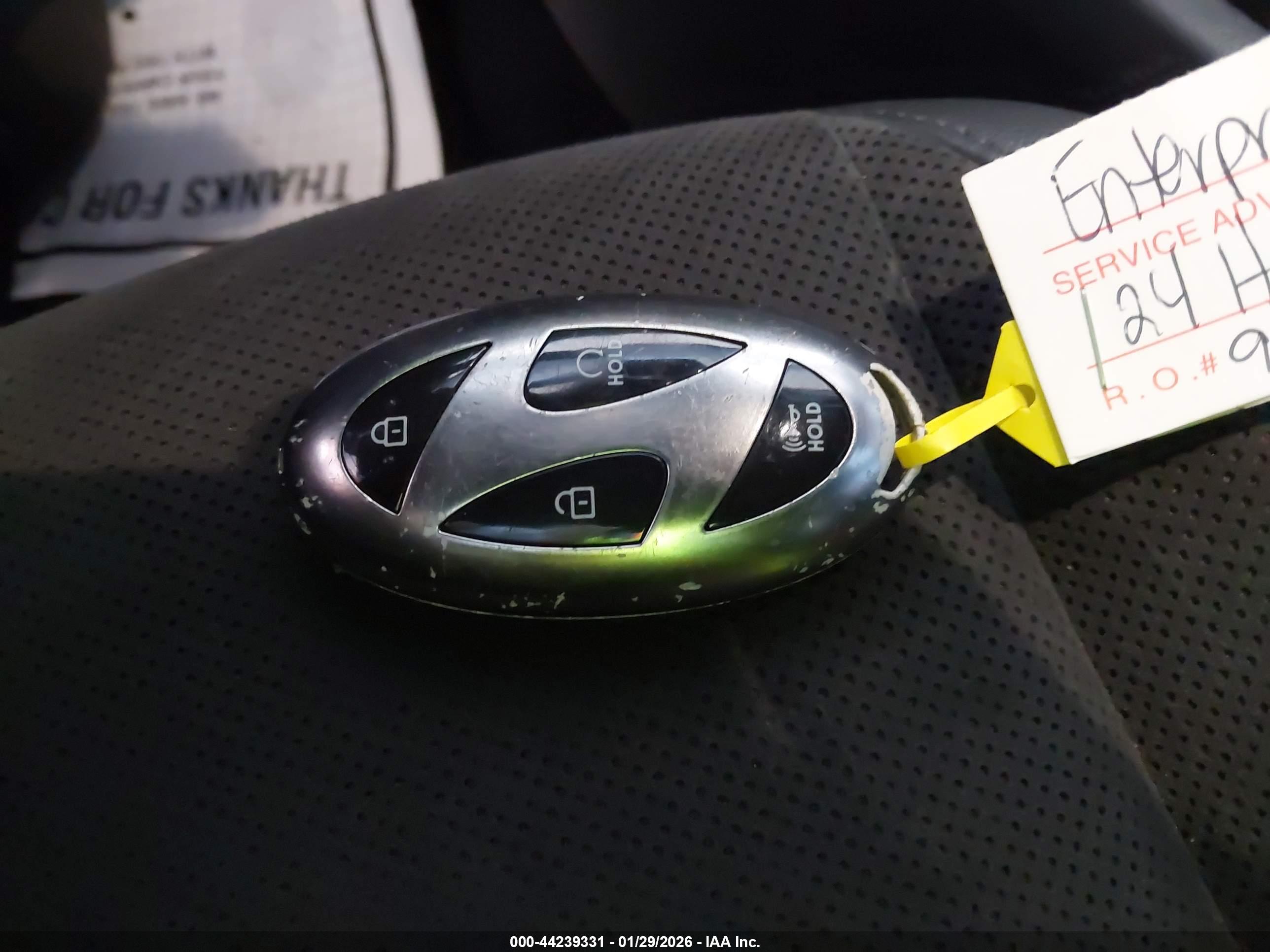 HYUNDAI KONA image 11