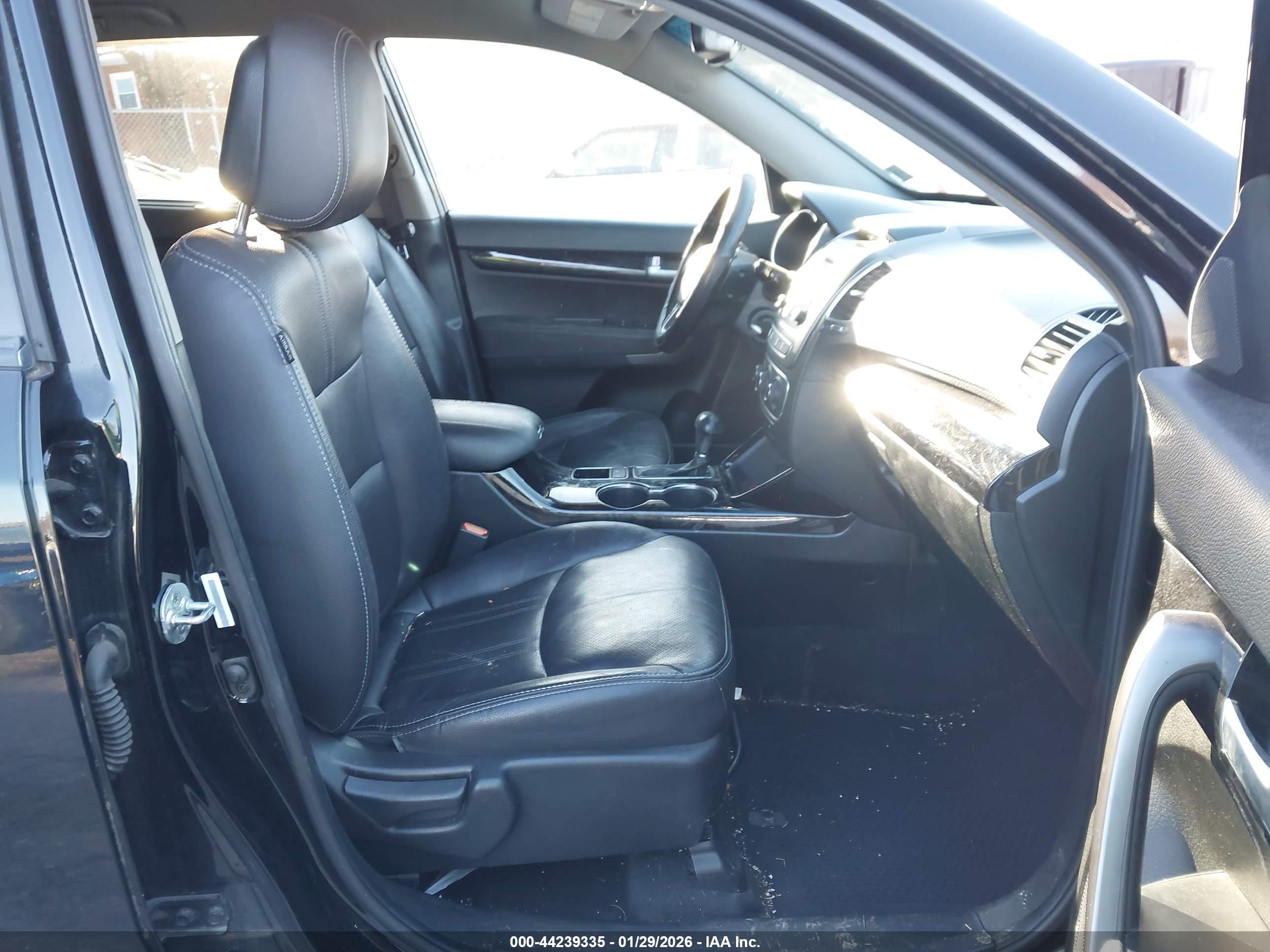 KIA SORENTO image 5