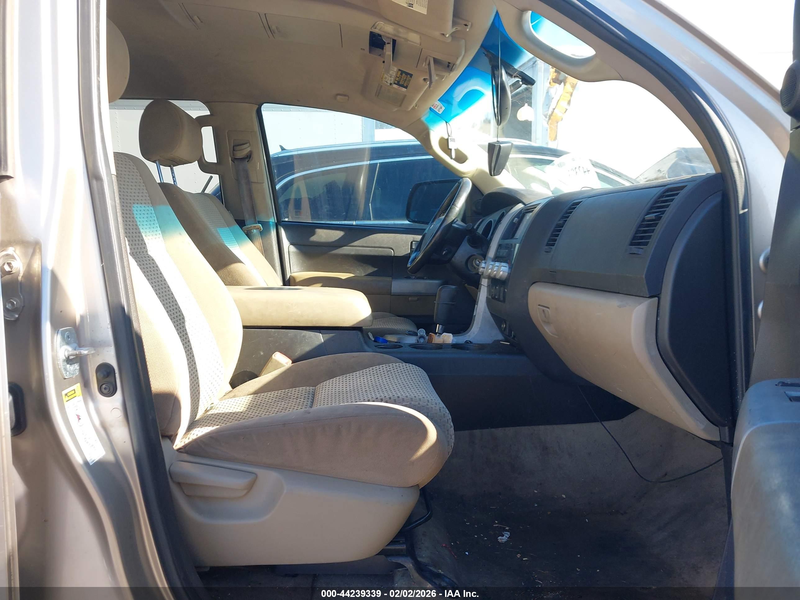TOYOTA TUNDRA image 5